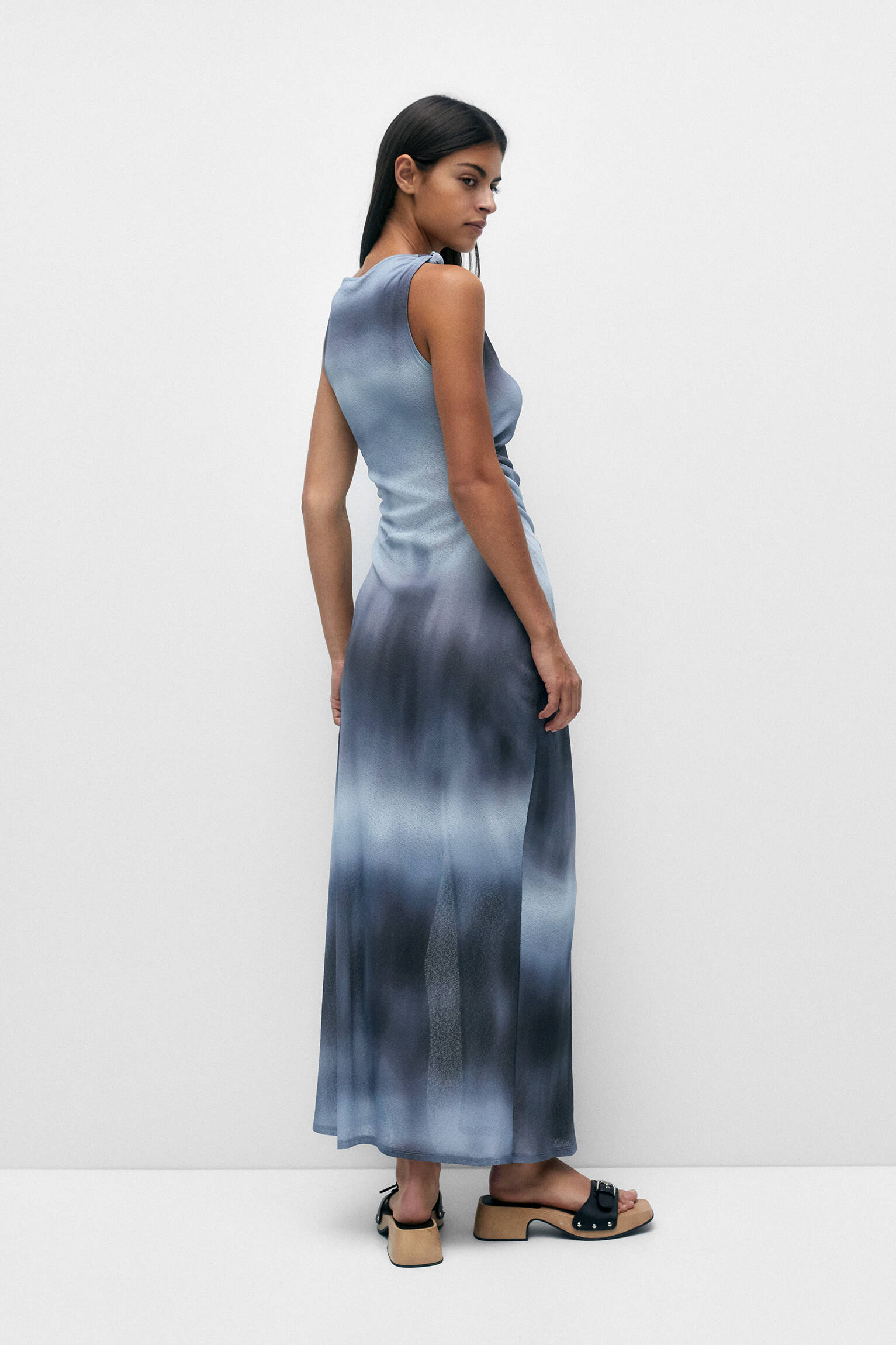 VESTIDO LONGO TIE-DYE - TONS DE AZUL