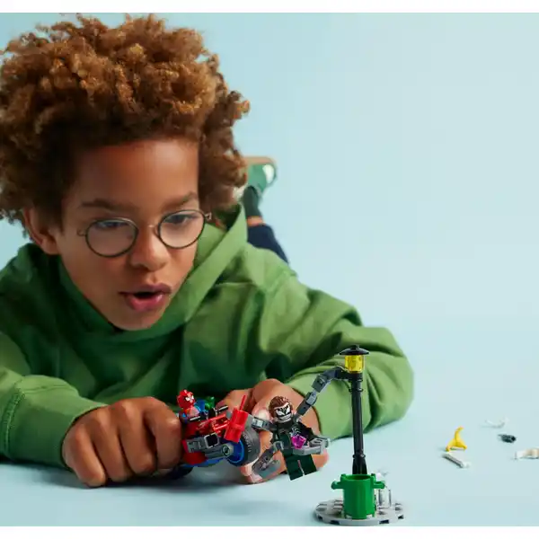 76275 Motorrad-Verfolgungsjagd: Spider-Man vs. Doc Ock