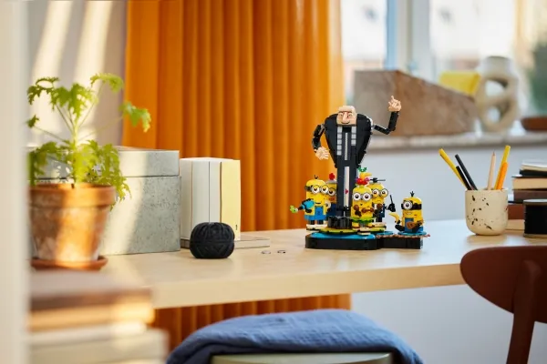 LEGO Despicable Me 75582 Klodsbygget Gru og Minions