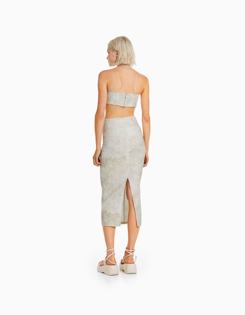 Vestido midi bandeau com recortes