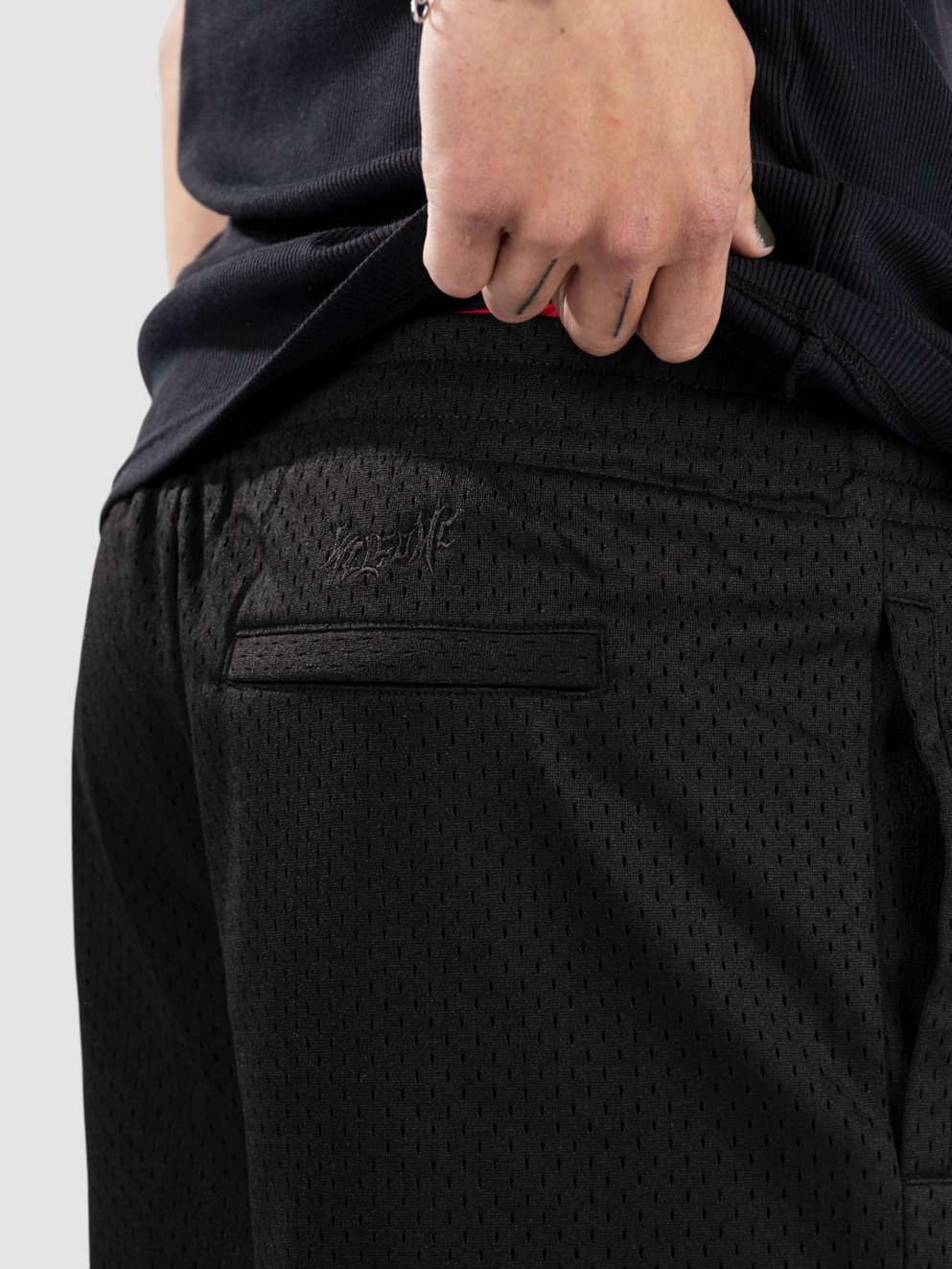 Welcome Fang Mesh Shorts black