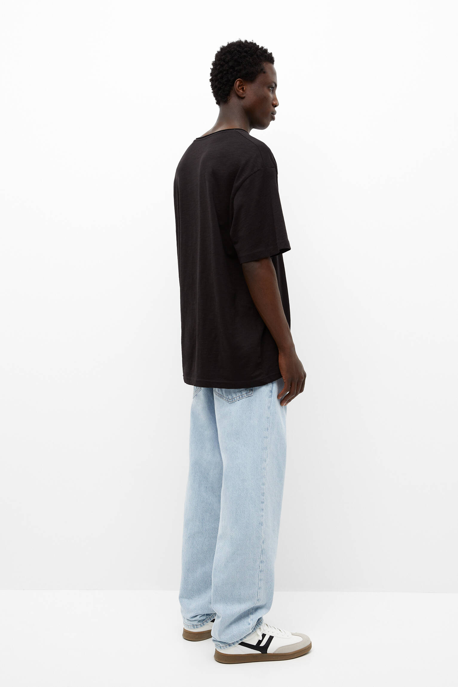 Calça jeans reta e folgada - Azul claro