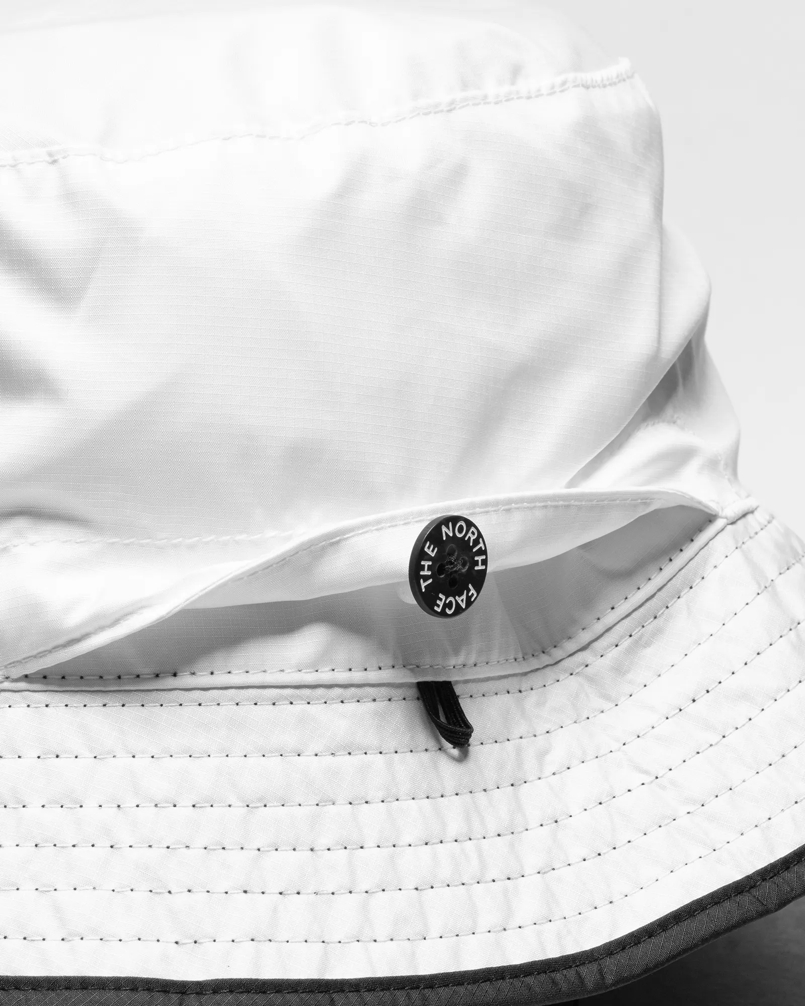 The North Face SUN STASH HAT