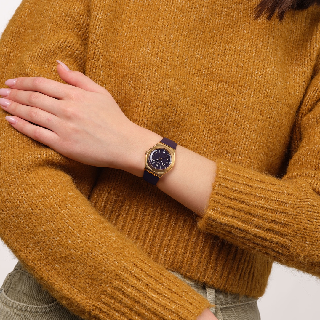 Swatch Irony Medium Heart of Burgundy