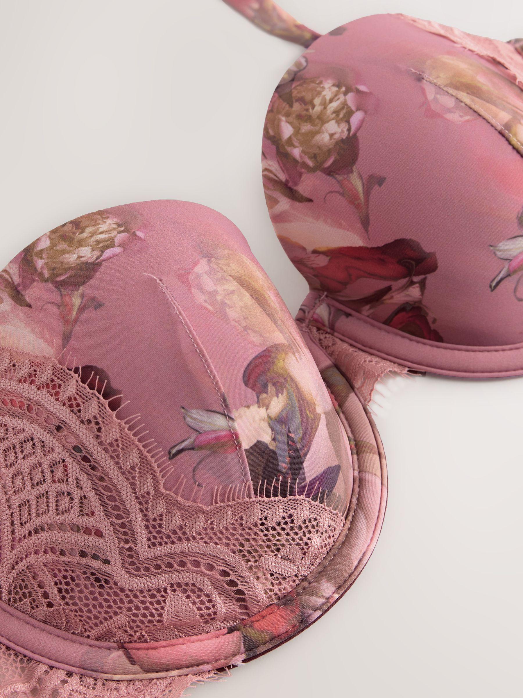 B by Ted Baker - Variabele roze gebloemde beha