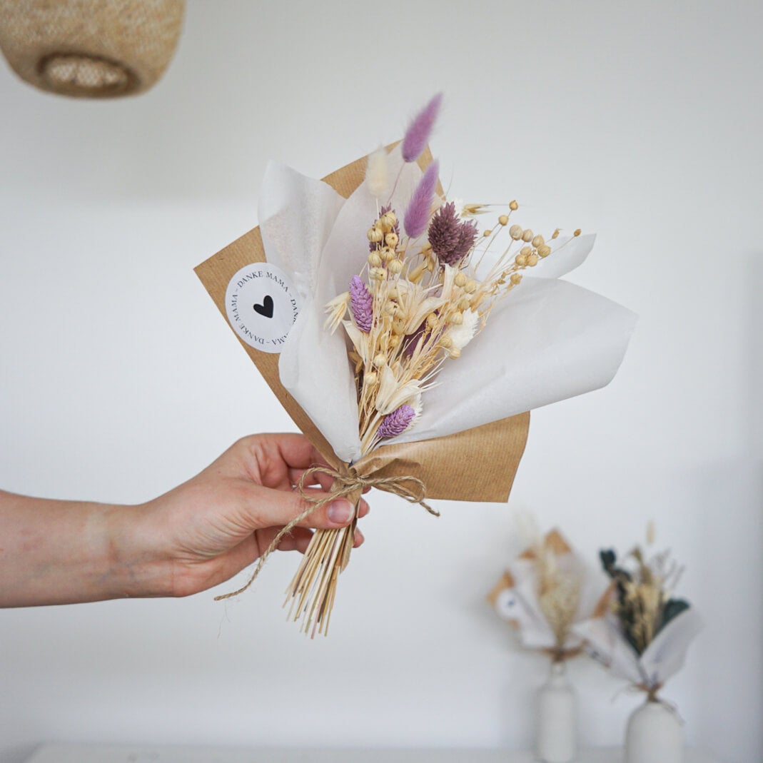 Gedroogde bloemenboeket mini paars Very Peri - 4 stuks