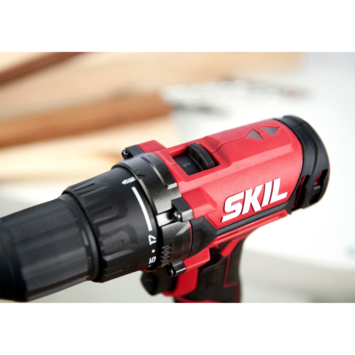 SKIL 20V accuboormachine 50Nm 3008HF + 2 accu's 2,0Ah + lader + 51-delige set + koffer