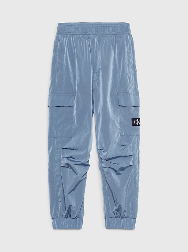 Calça cargo de moletom em náilon texturizado com modelagem relaxada.