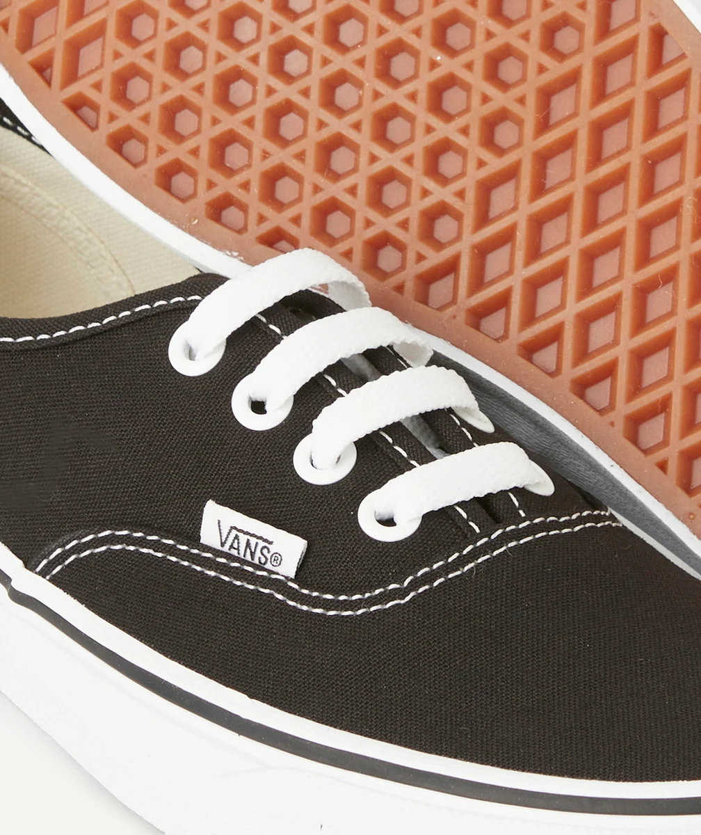 VANSBASKETS BASSES ENFANT NOIR ET BLANC AUTHENTIC