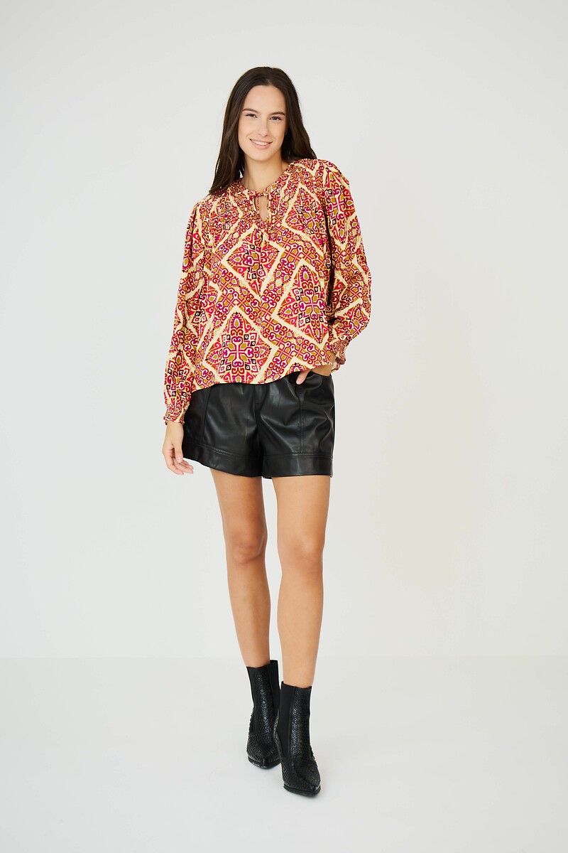 ATÉ BREVE<br>Blusa com decote em V