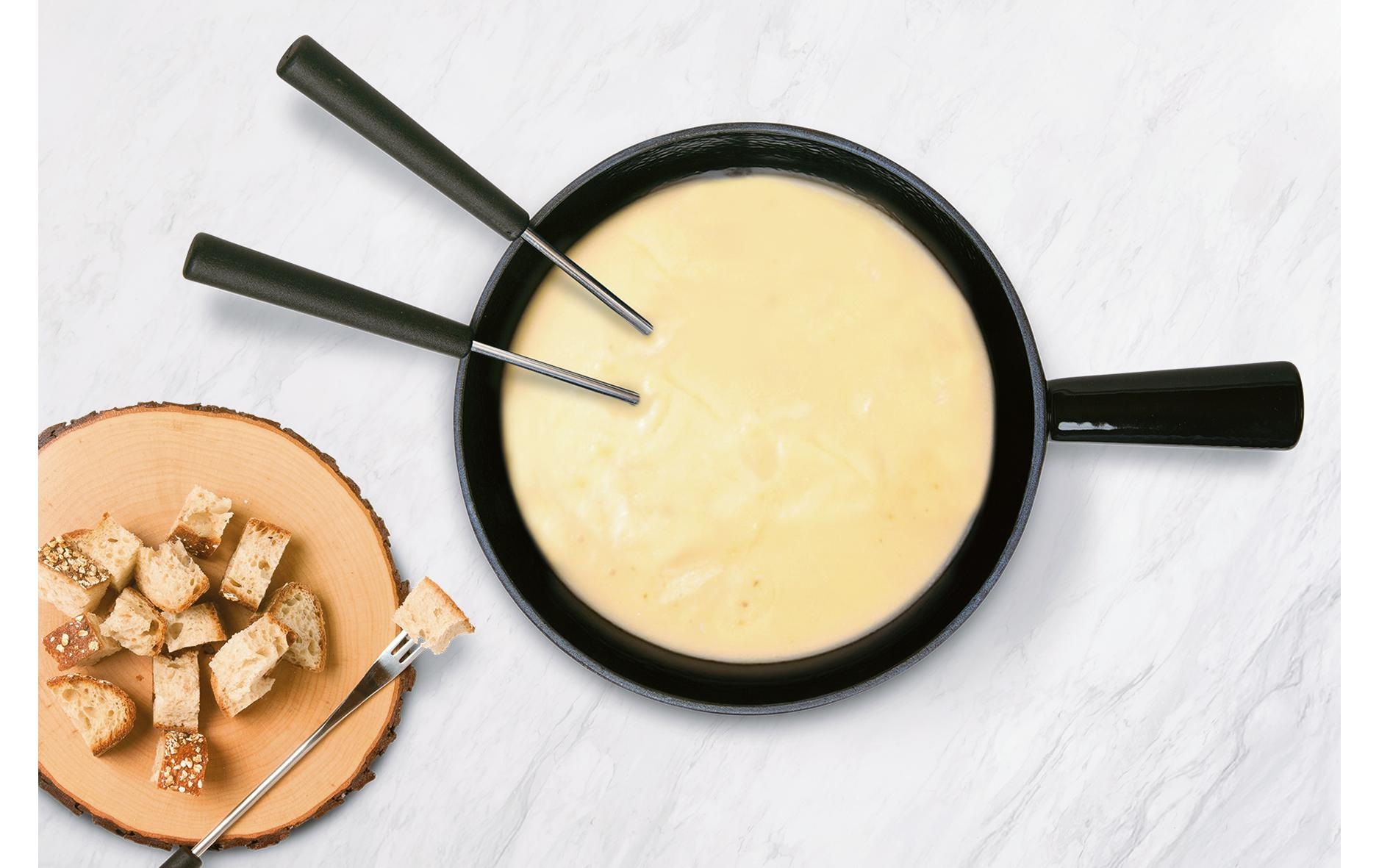 Stöckli Fondue »Pilatus 8 Teile« Traditionelles Gusseisen-Fondue-Set mit Alp-Dekor und Holz-Rechaud