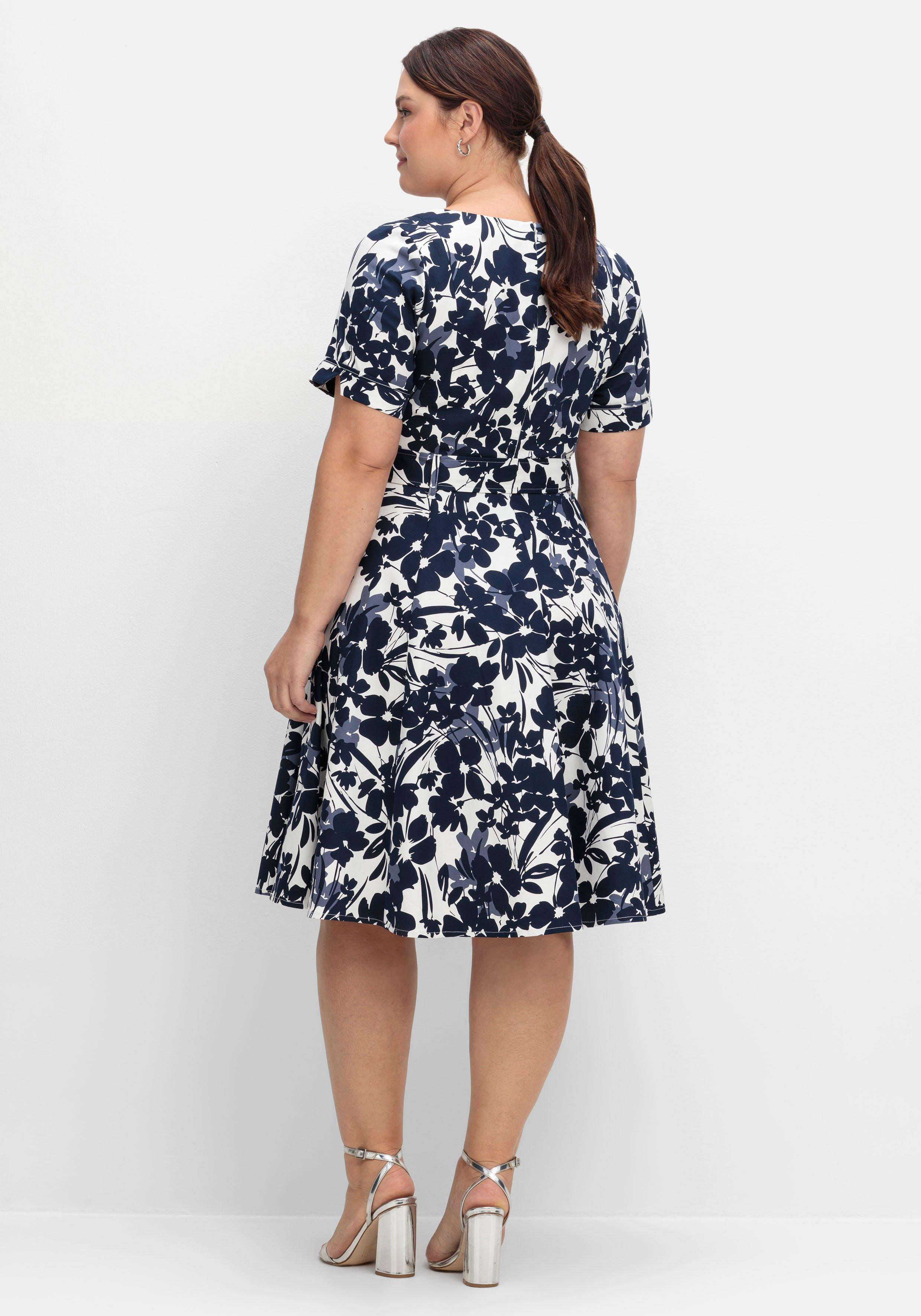 Cocktailkleid mit Blumenprint und Stoffgürtel