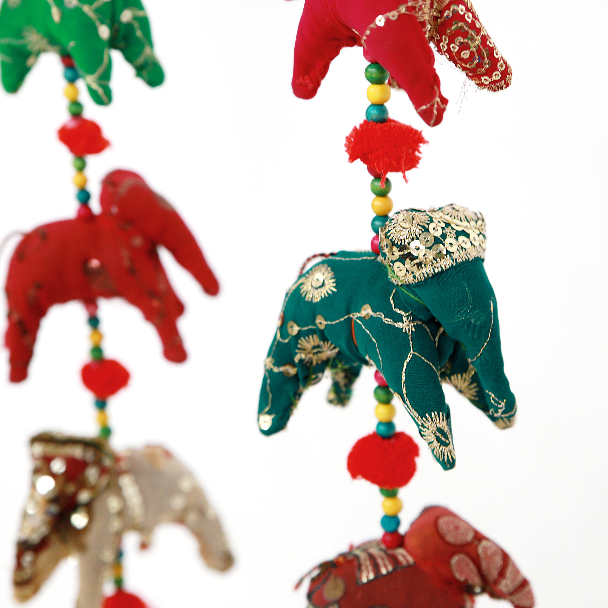 7er Kette 'Elefanten', multicolor, H 100 cm von fischer's lagerhaus