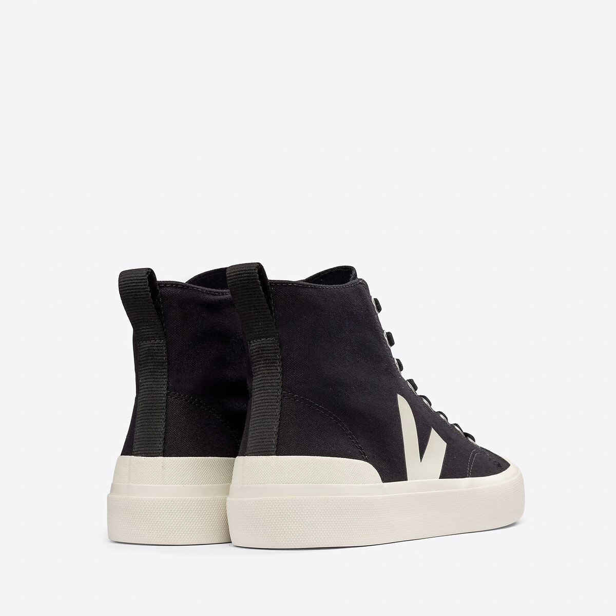VEJA<br>Sneakers Wata II