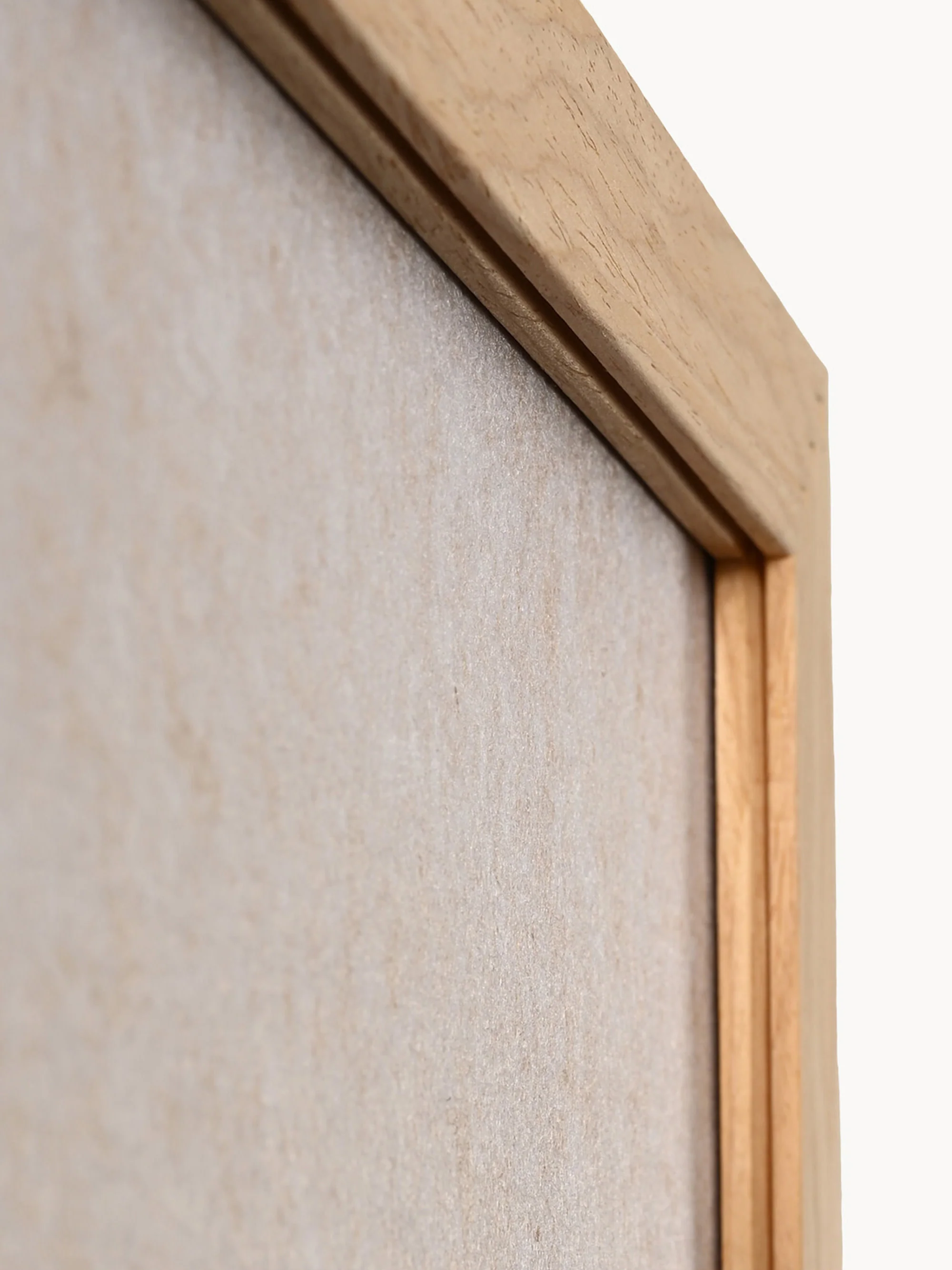 Akoestische wanddecoratie Sacred Silence met houten frame