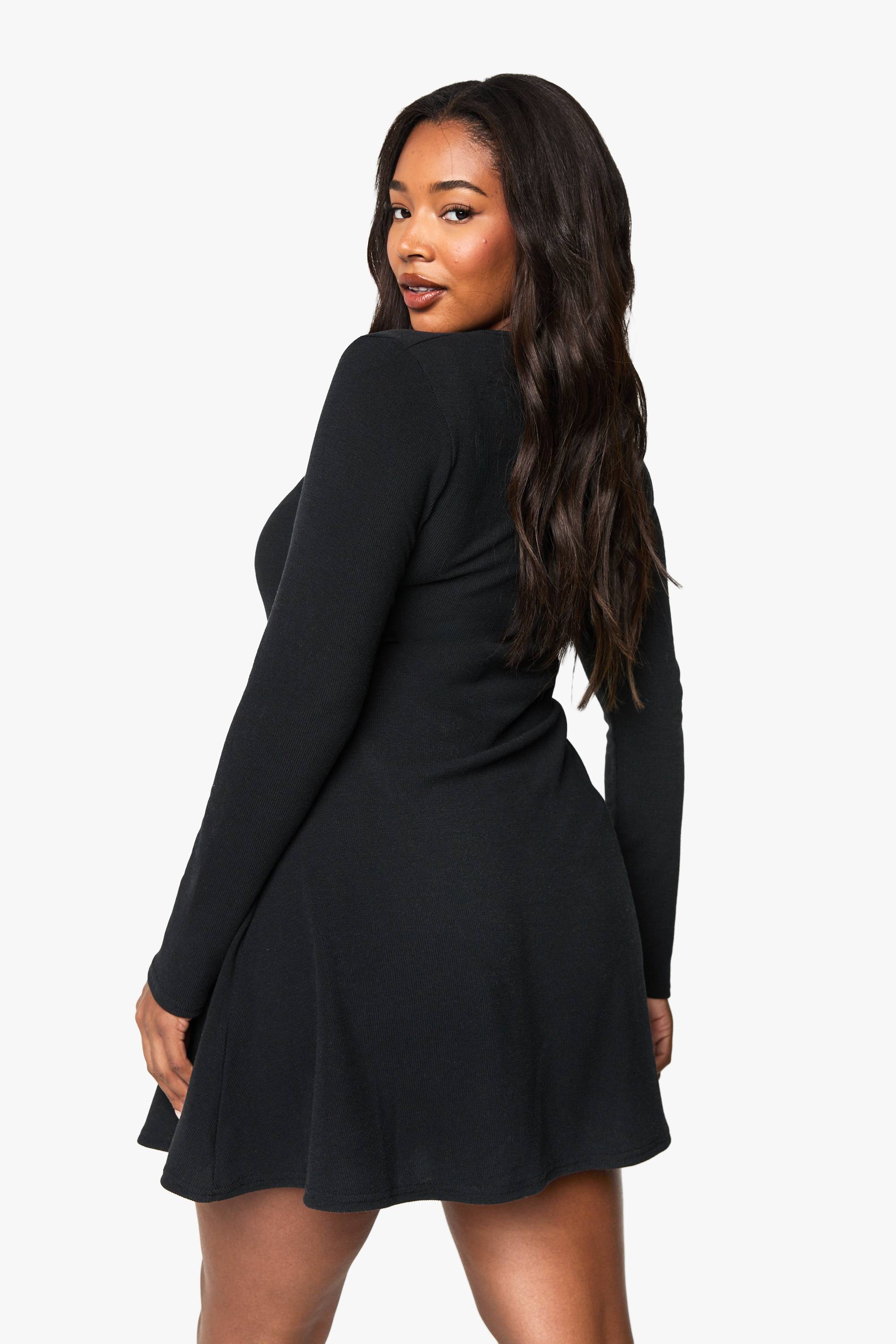 boohoo Robe mini skater en jersey côtelé avec détail froncé