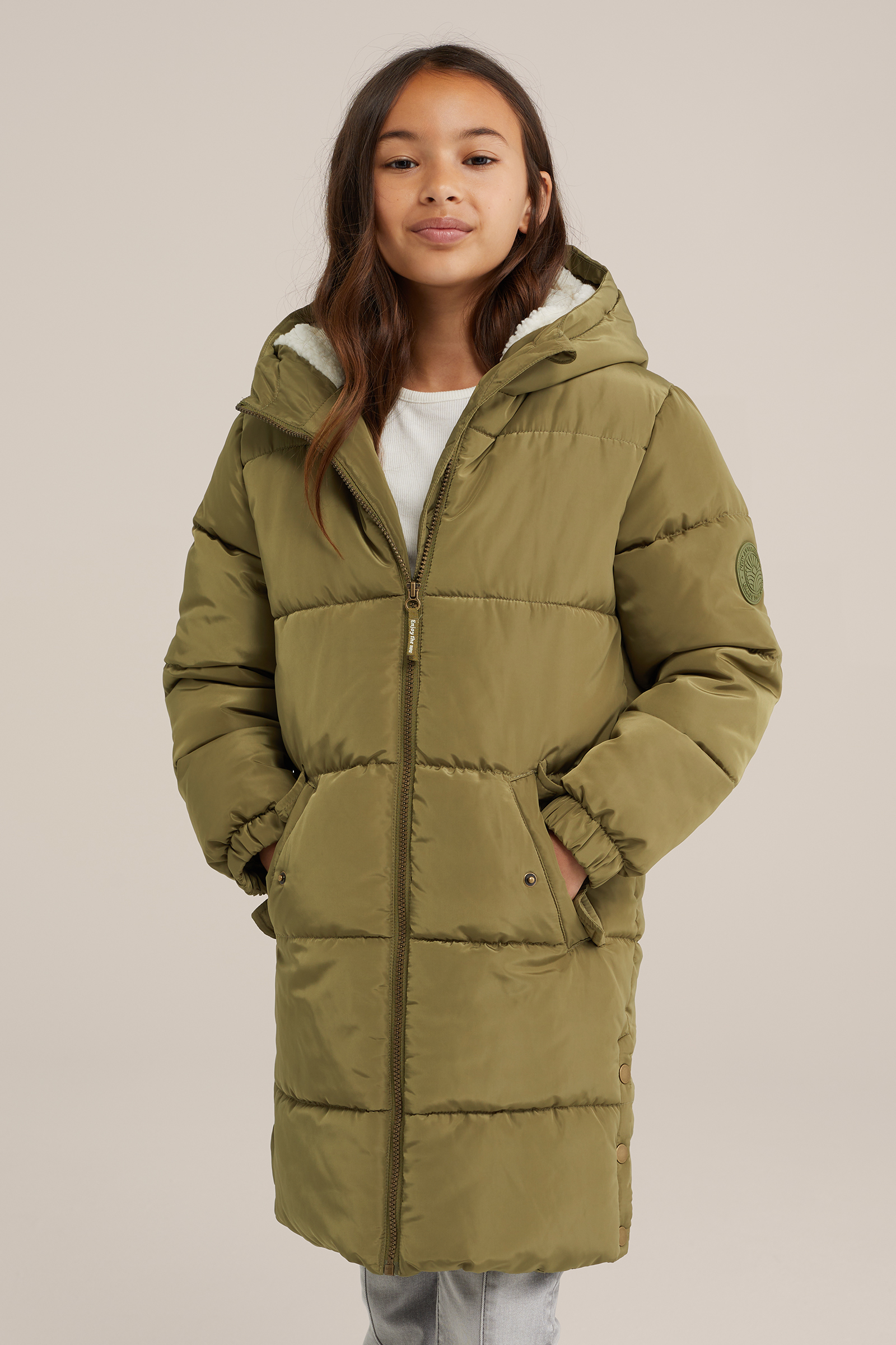 Meisjes gewatteerde puffer WE Fashion Olijfgroen