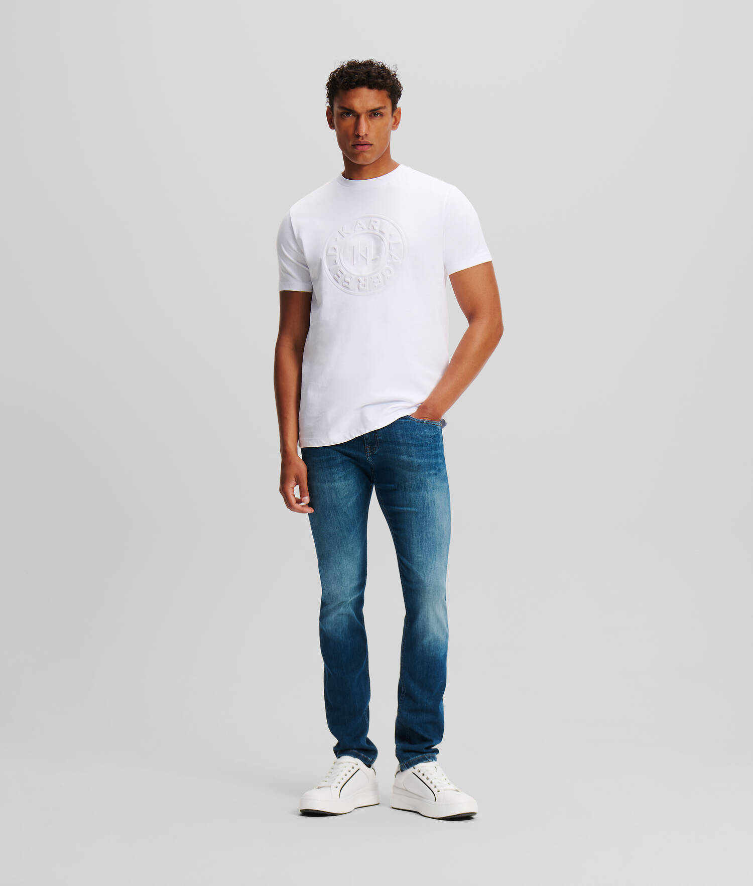 T-SHIRT AVEC LOGO ROND TON SUR TON