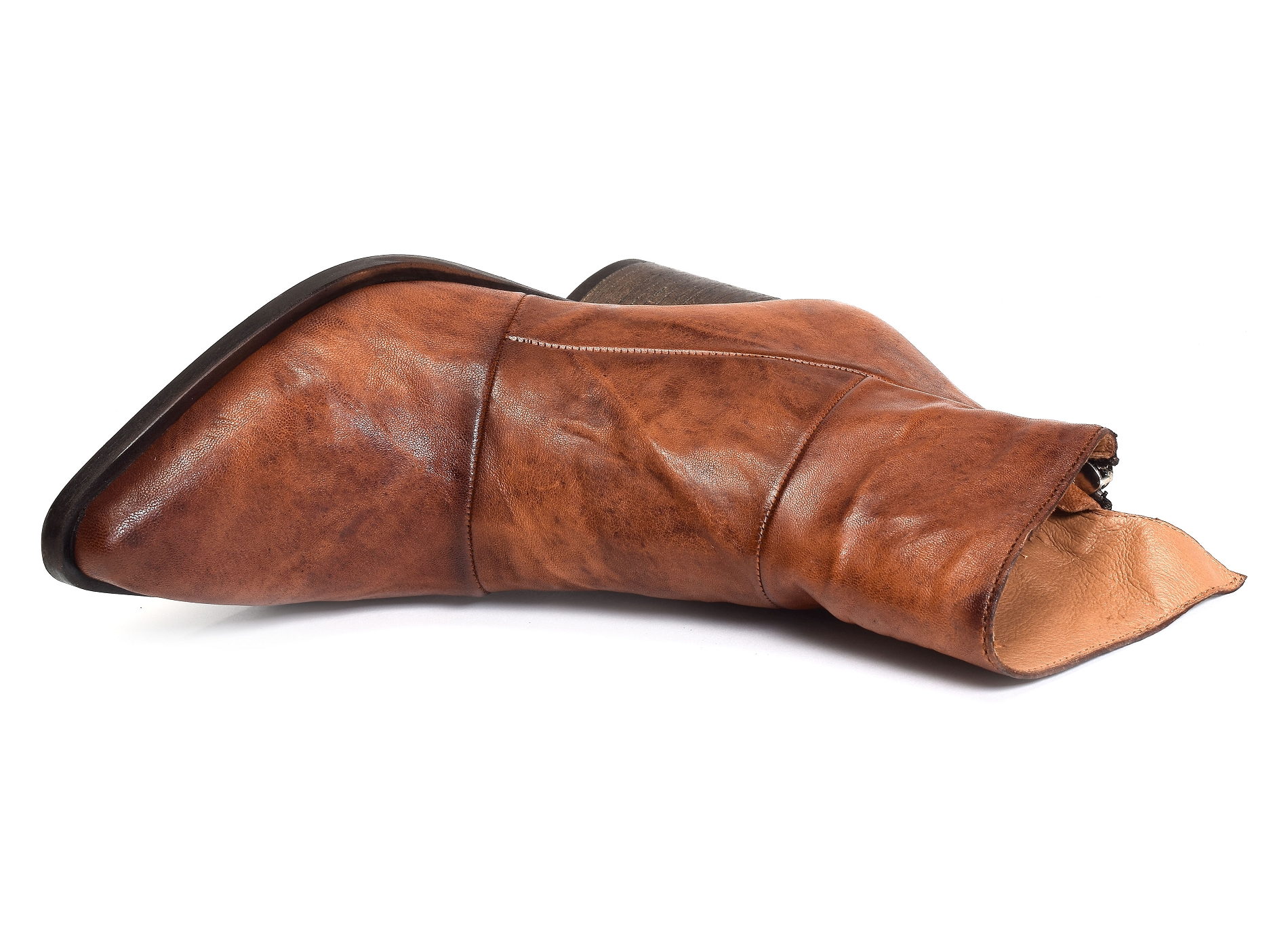 23528 camel
