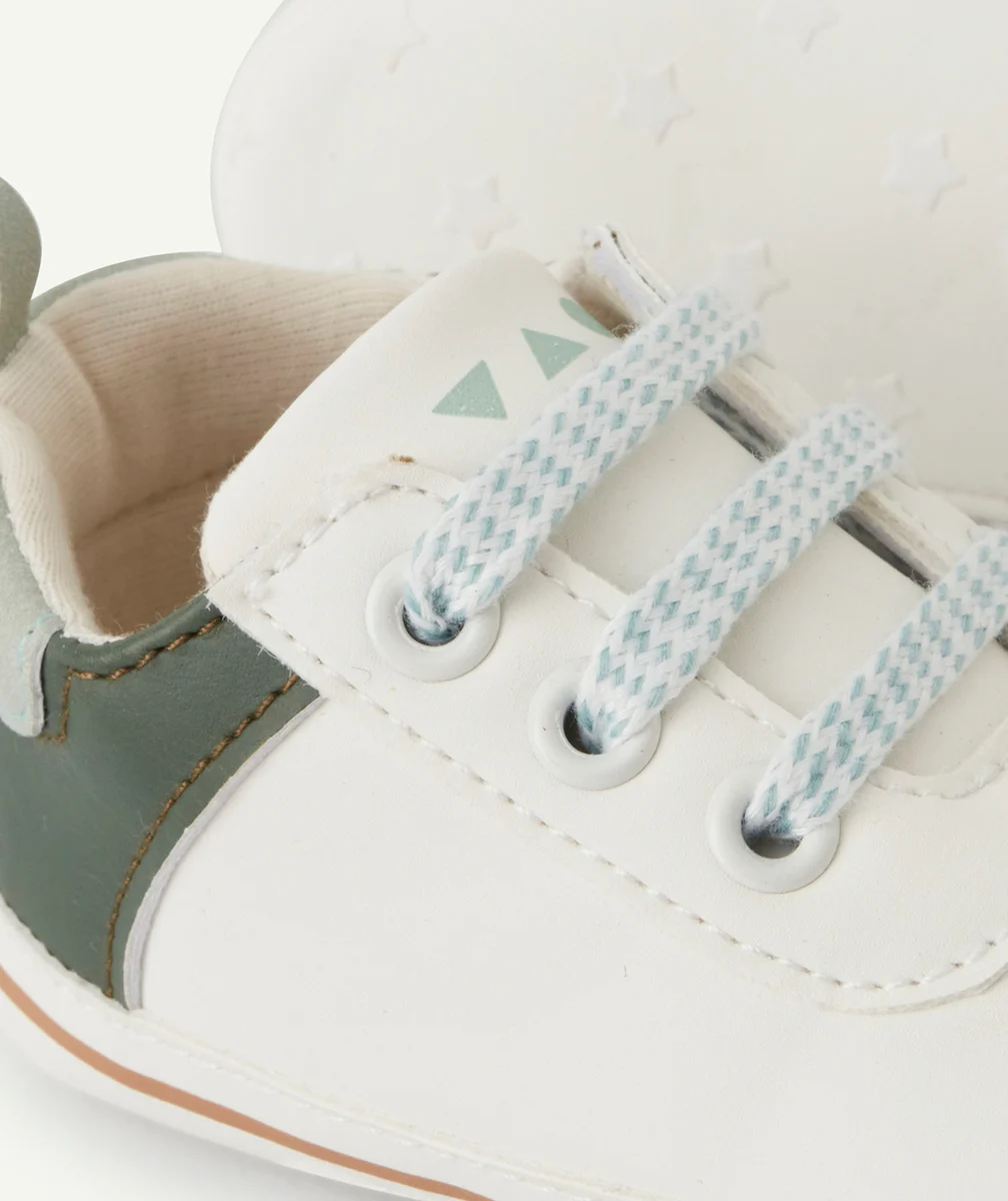 CHAUSSONS STYLE BASKETS BÉBÉ GARÇON DÉTAILS VERTS