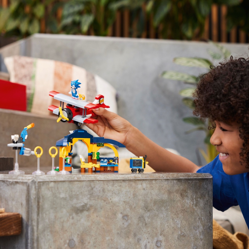 LEGO Sonic the Hedgehog 76991 Tails Werkstatt und Tornado-Flugzeug Bauset