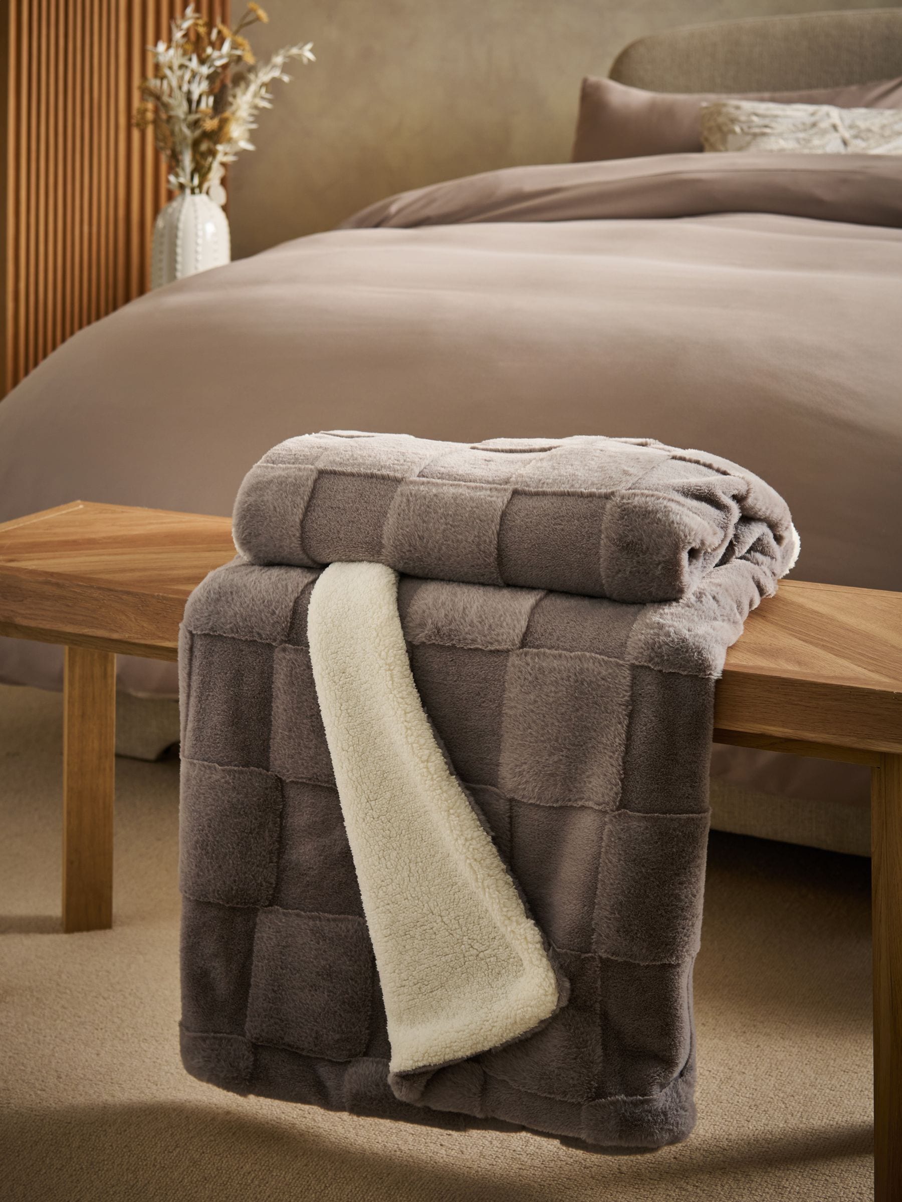 Jasper behaaglijke fleece omkeerbare bedloper met dambordmotief