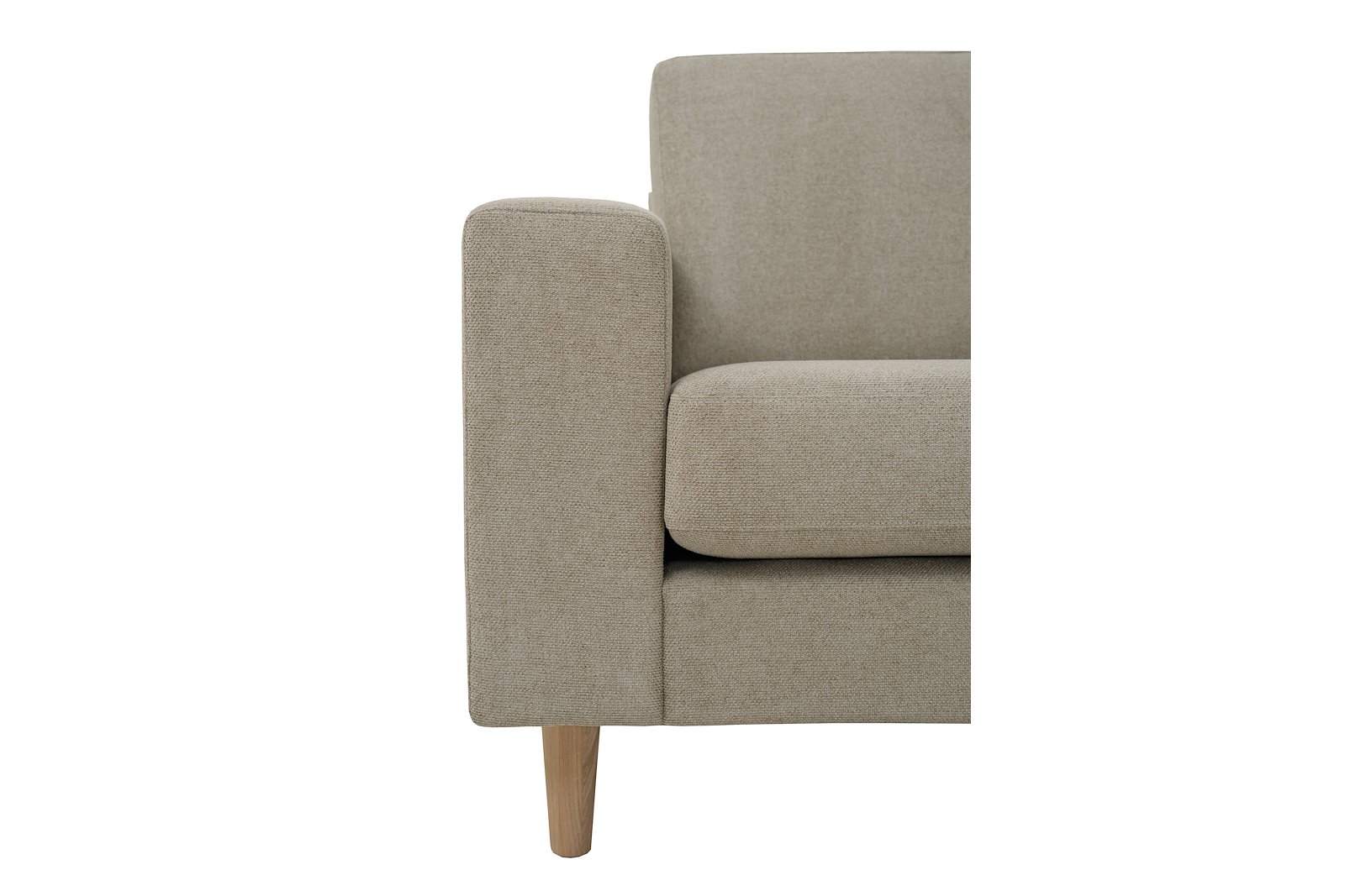 Hedda hjørnesofa 2,5 seter med åpen ende høyre. Tekstil Brooklyn 9 Cappuccino med hvitoljede eikeben (1) og 18 cm arm (F).