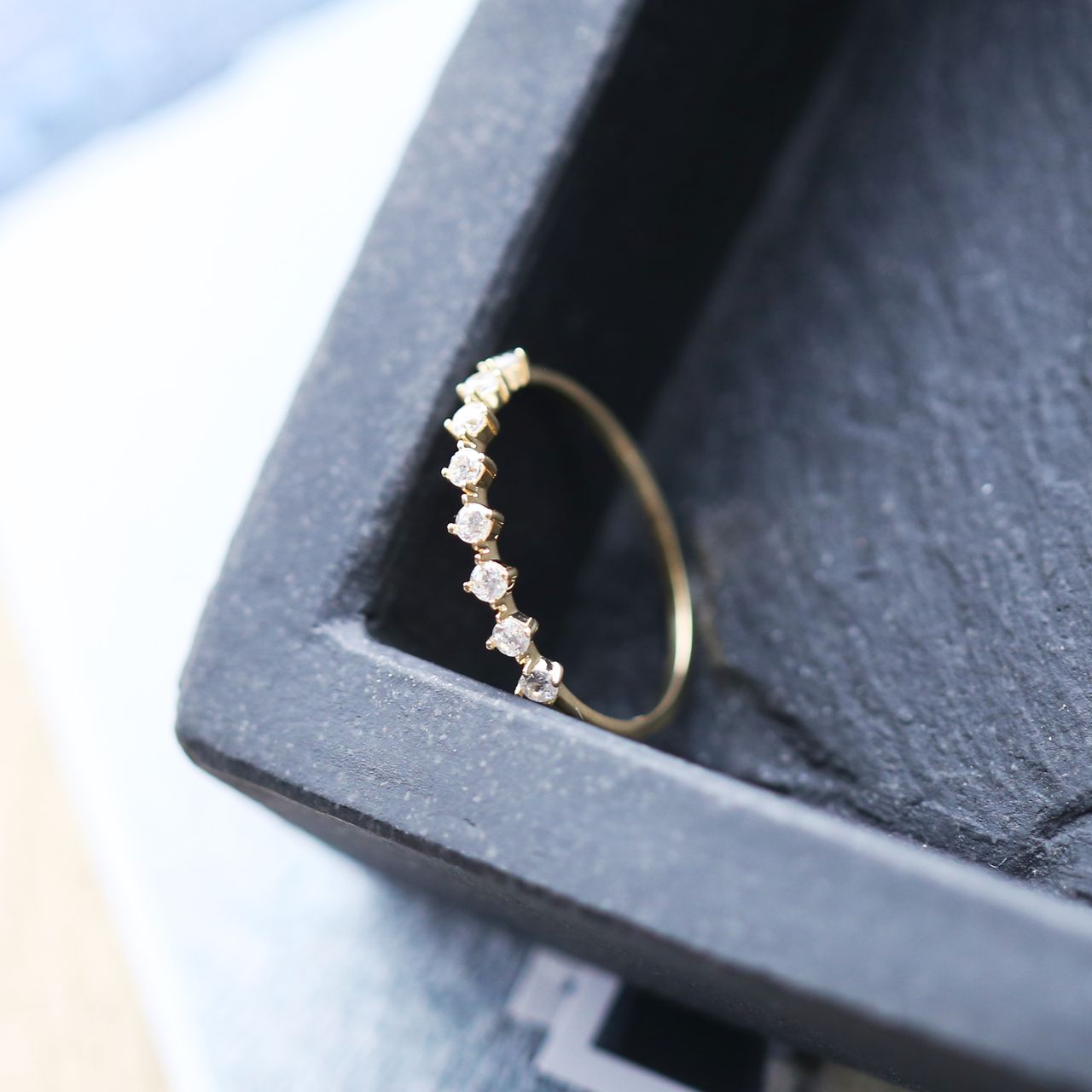 14 karaat geelgouden ring met zirkonia