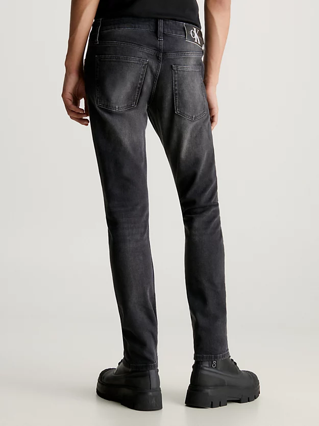 calça jeans justa