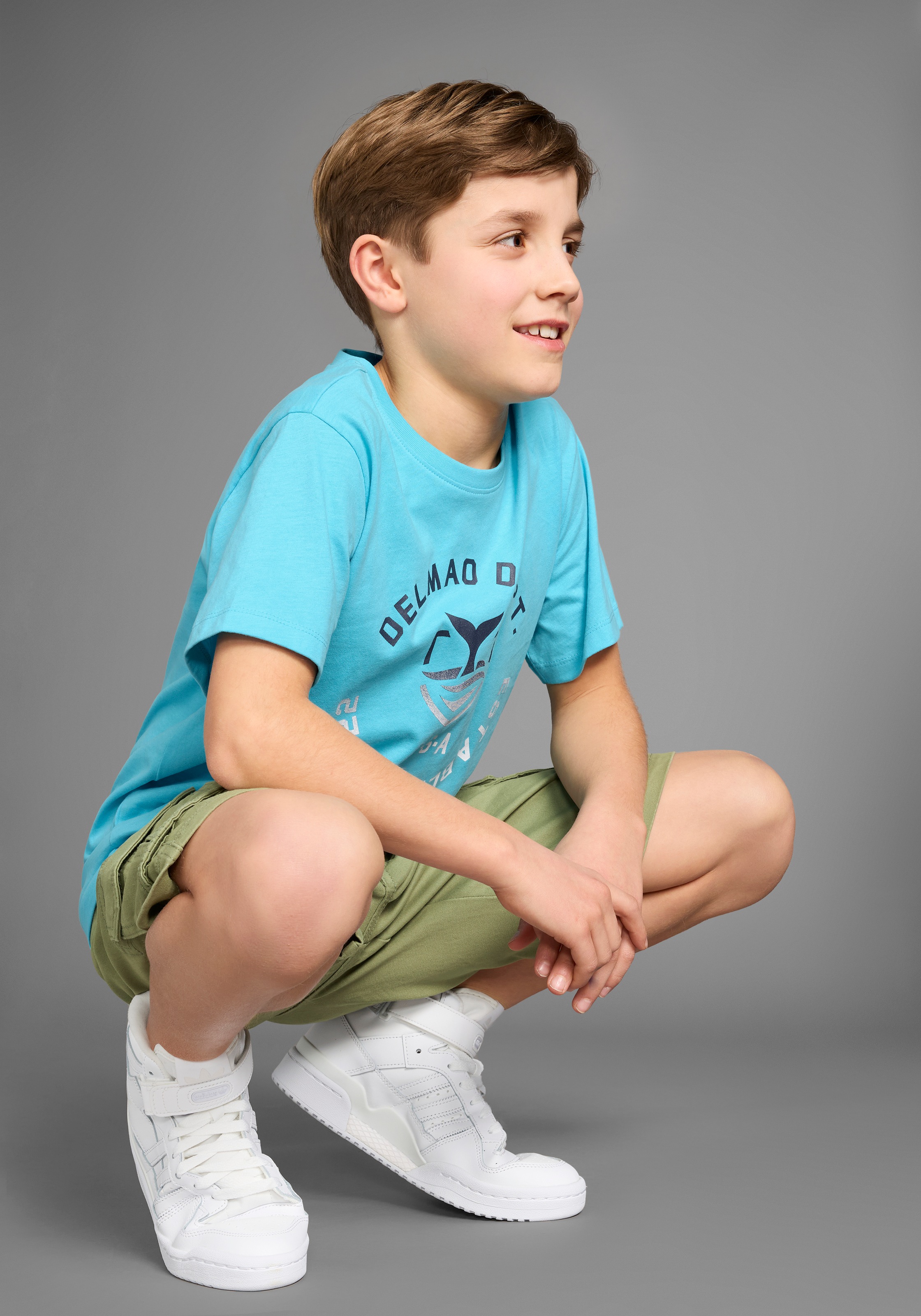 DELMAO T-Shirt »mit Logo-Print für Jungen«, Kurzarm,  Basic-Passform,  mit Logodruck,  Rundhalsausschnitt