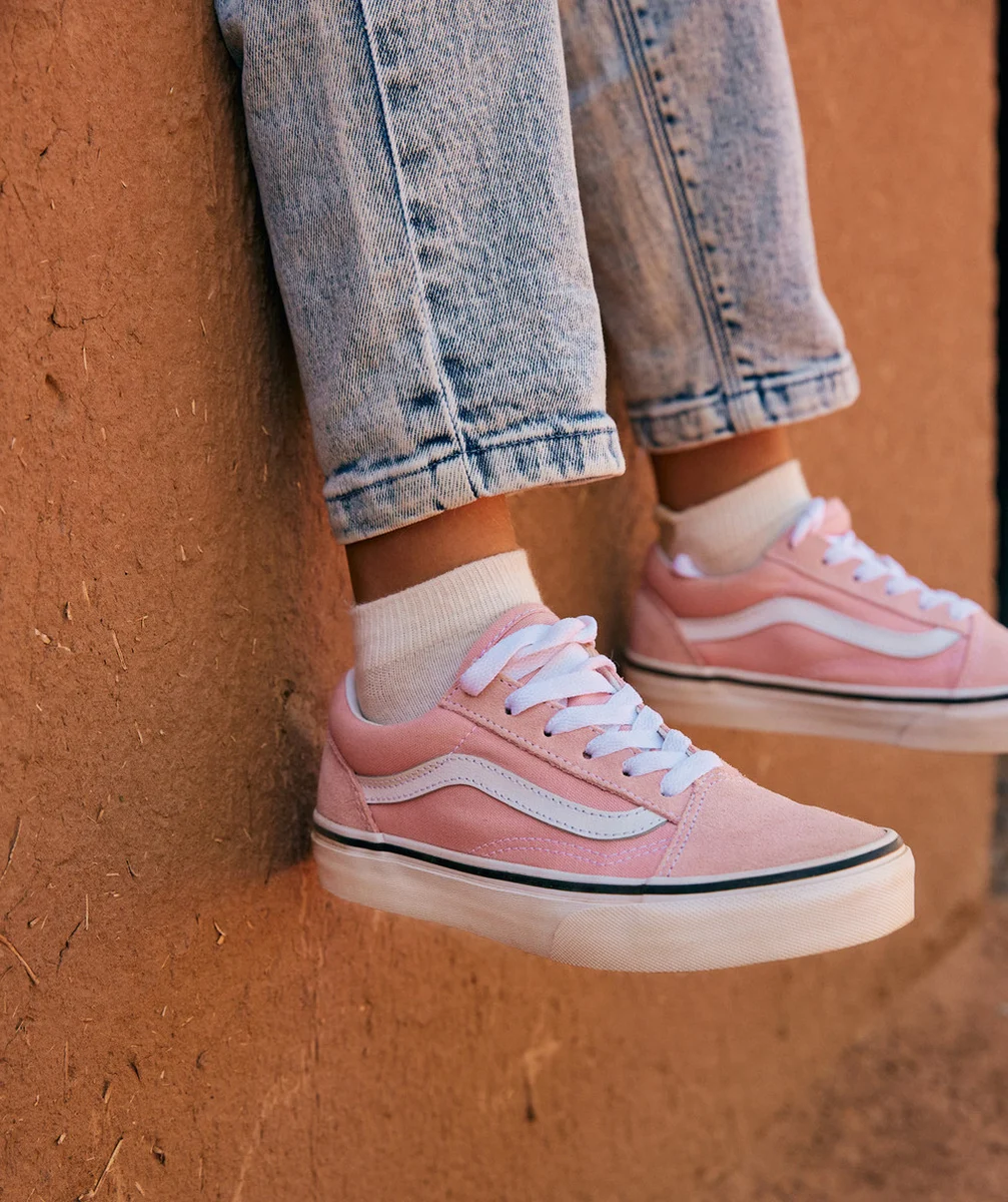 VANSBASKETS BASSES ENFANT ROSE ET BLANC OLD SKOOL
