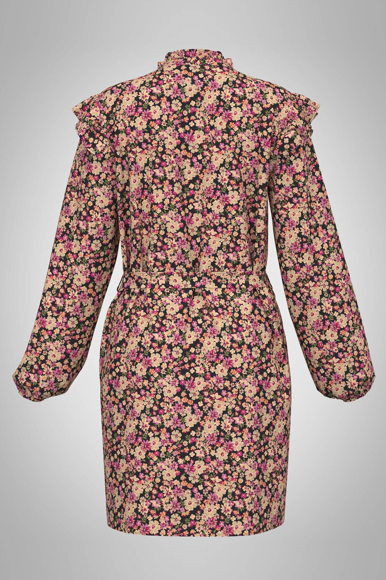 Vestido curto com mangas compridas e babados.