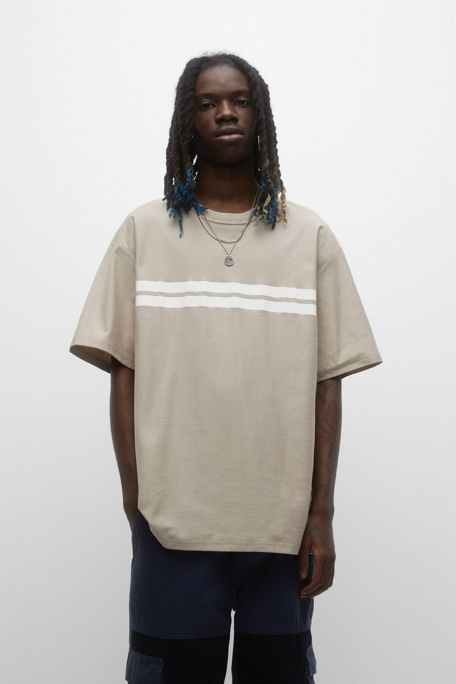 CAMISETA COM PAINEL LISTRADO - AREIA