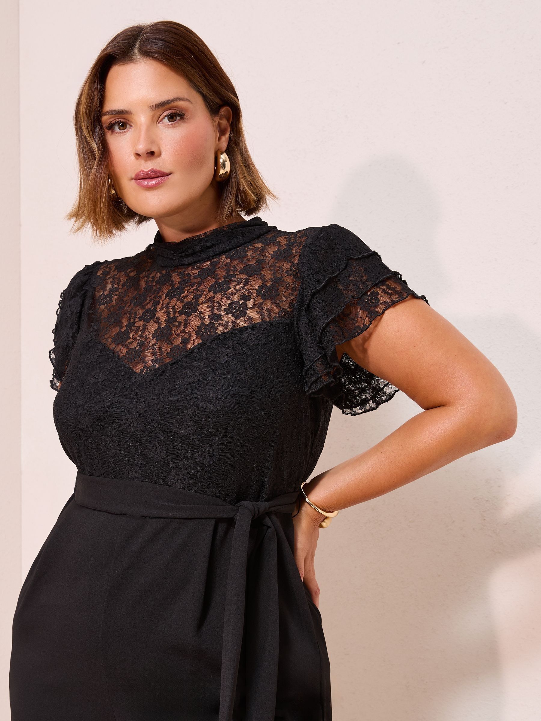 Zwart - Friends Like These jumpsuit van kant en scubamix met ruches aan de mouwen