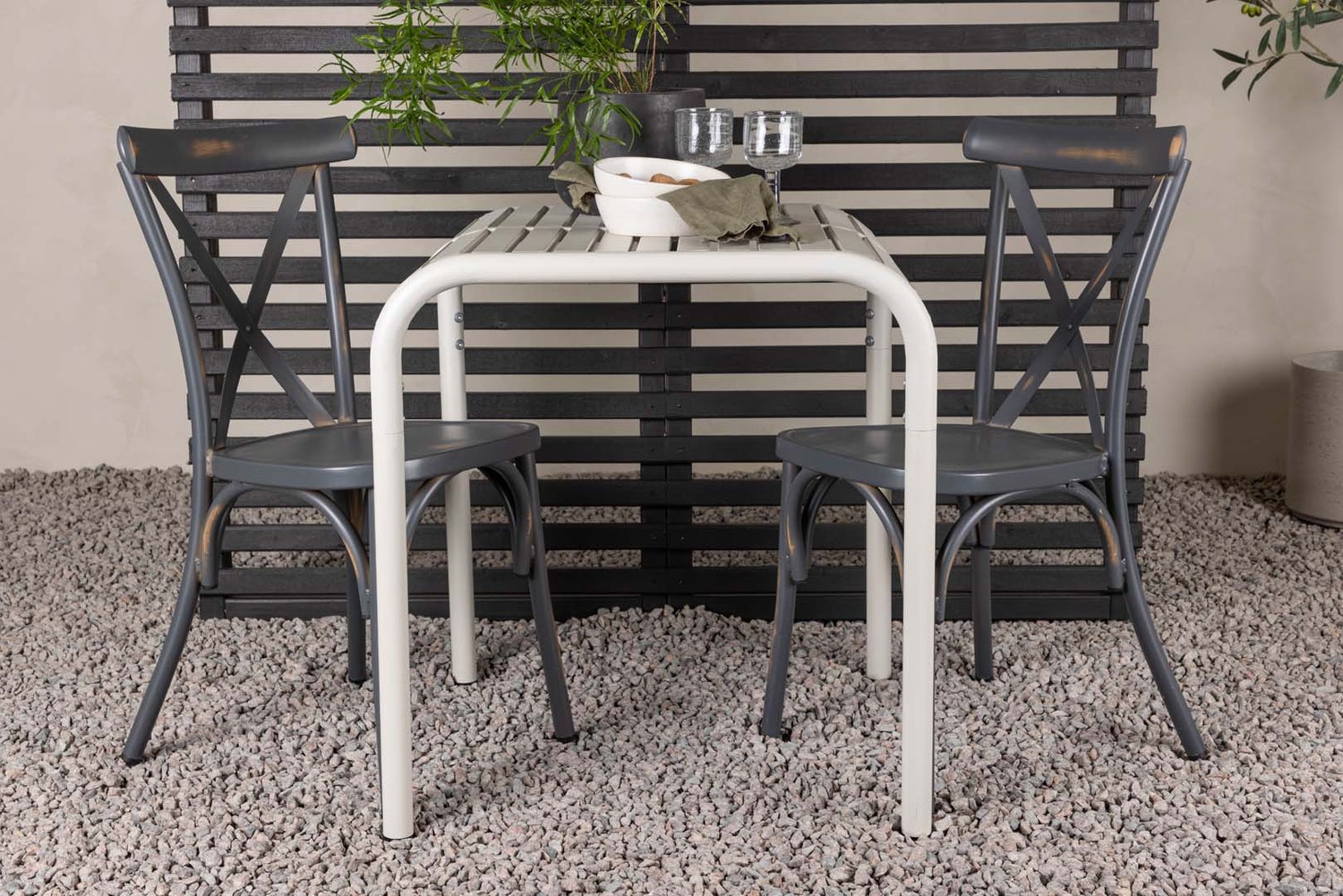 Borneo tuinset: tafel, 2 stoelen, beige en donkergrijs. 70 x 70 x 75 cm