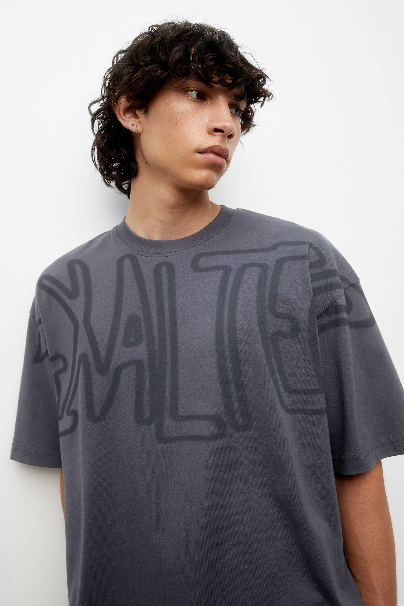 CAMISETA DE MANGA CURTA EXTRA SOLTA - CINZA