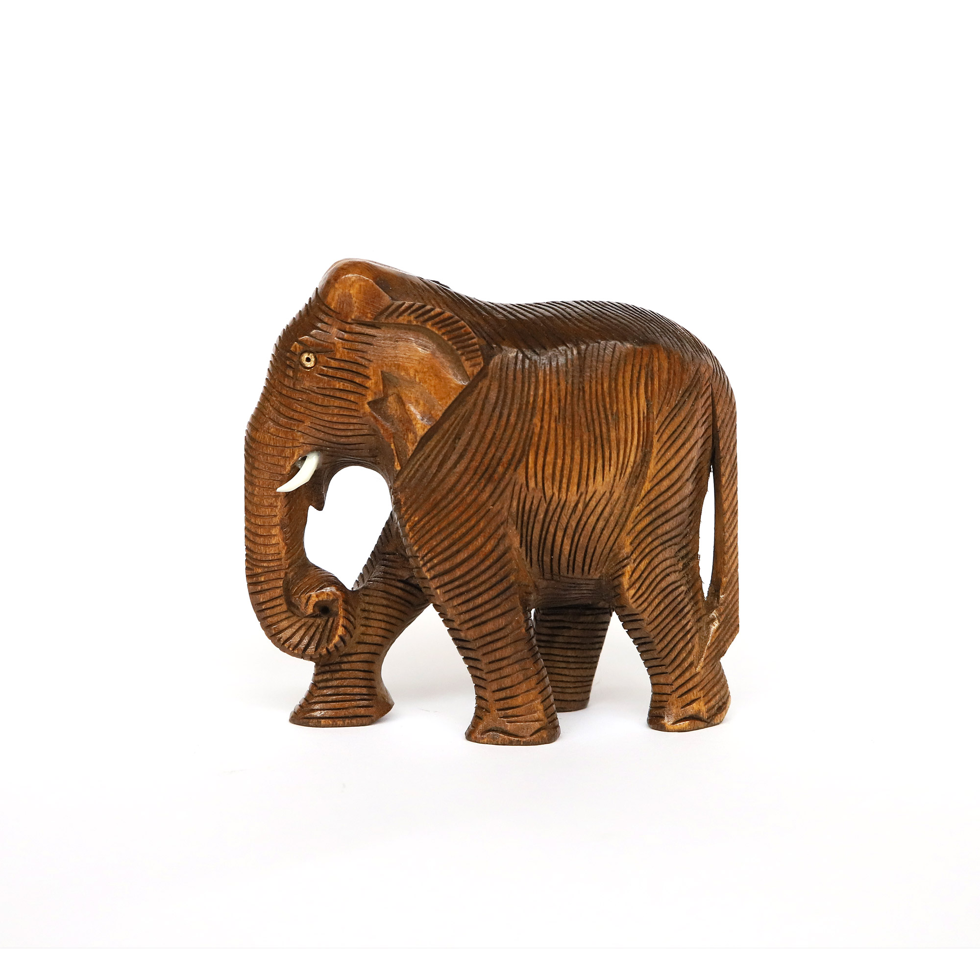 Elefant aus Holz, braun, H 10 cm, B 11 cm, T 4 cm von fischer's lagerhaus