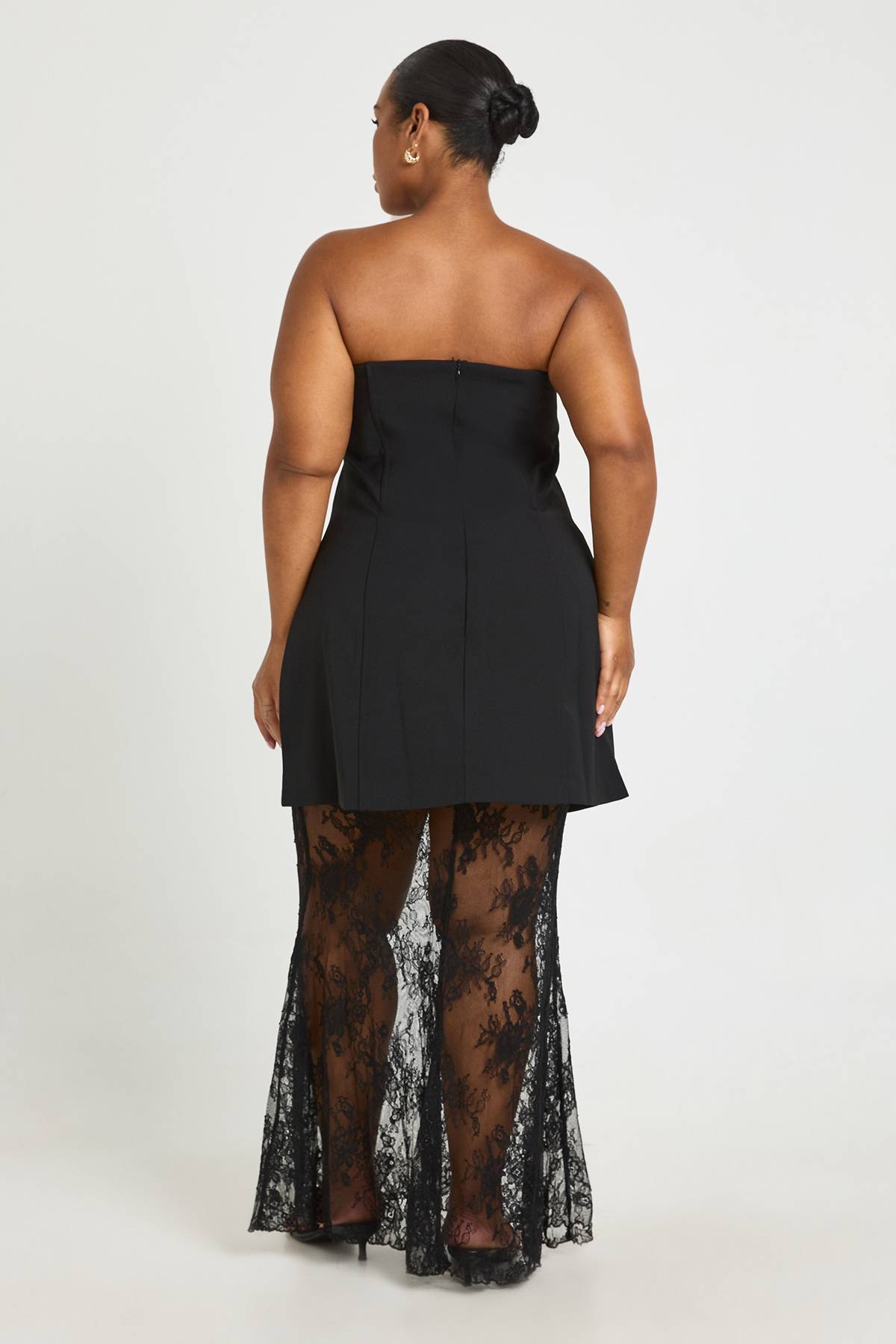 boohoo Robe Maxi Grande Taille Structurée En Dentelle