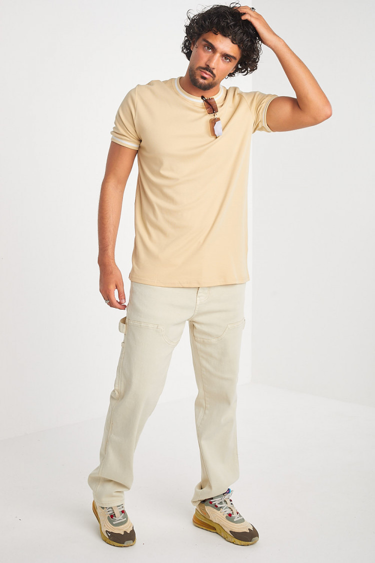 T-shirt beige col rond à bandes blanches