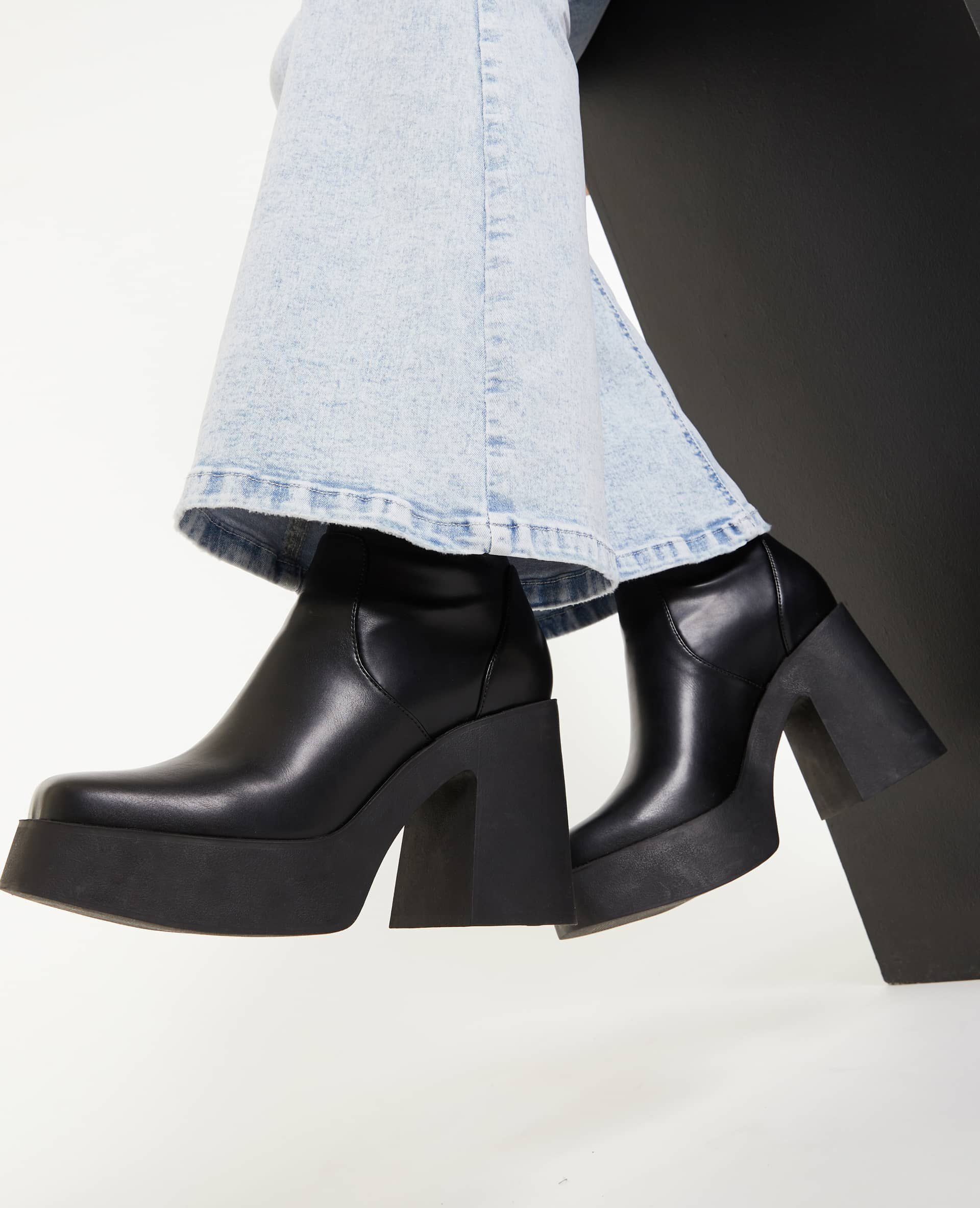 Boots plateforme à talon bouts carrés - Noir