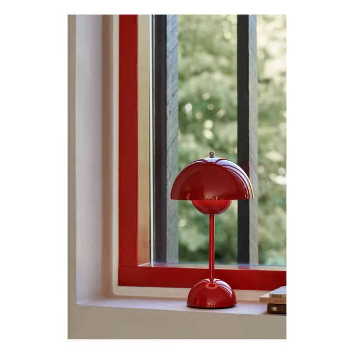 & Tradition Lampe à poser portative Flowerpot VP9, Verner Panton | Rouge vermillon