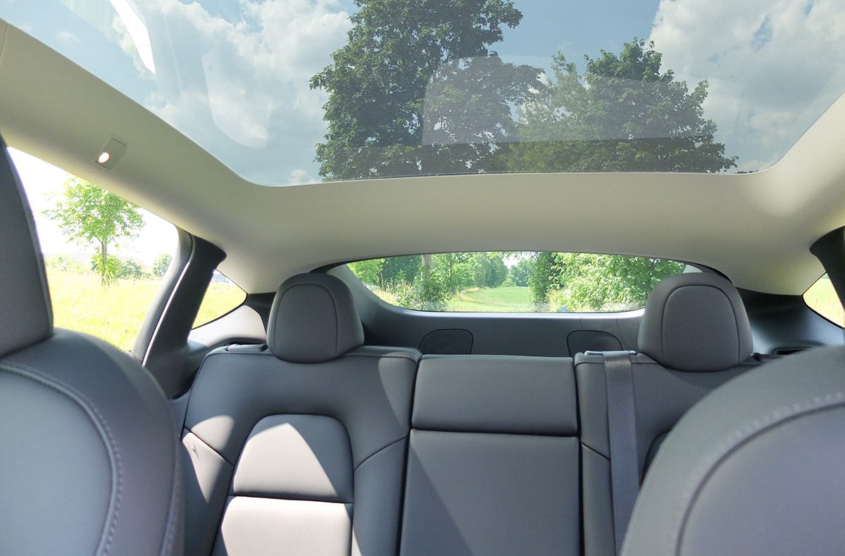 Tesla Model Y mieten Dresden (1 Tag)