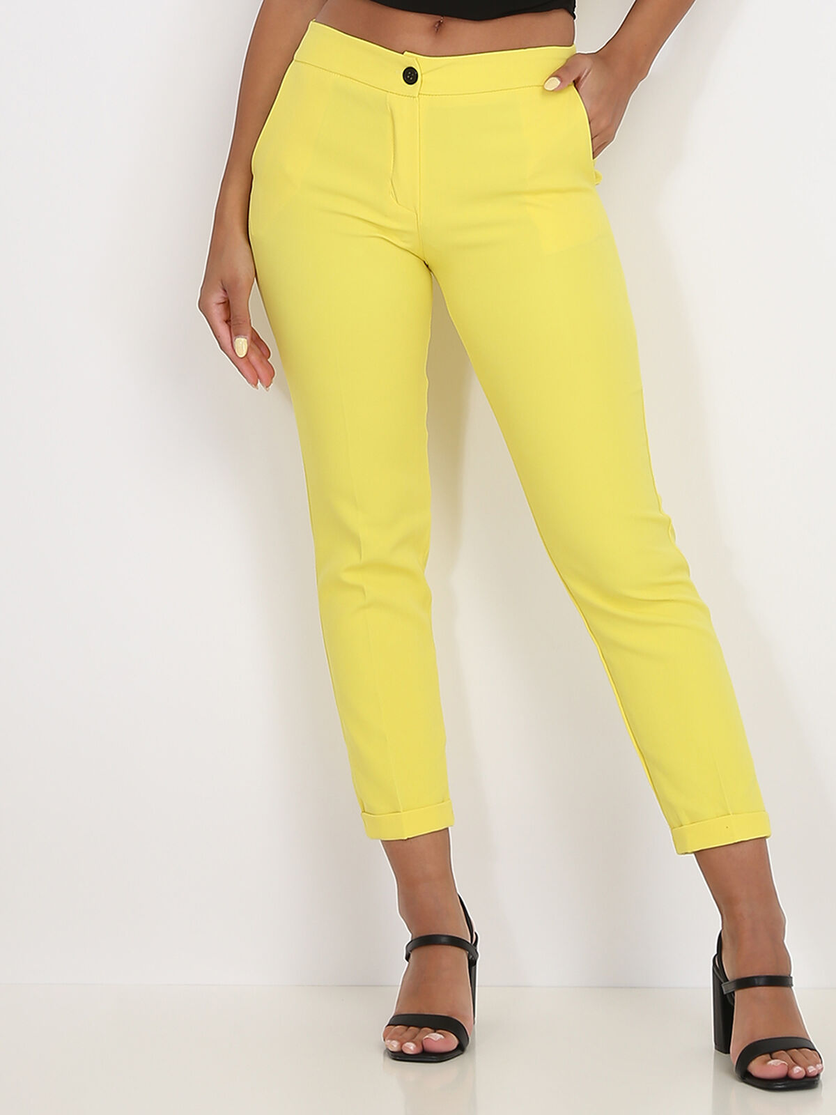 Pantalon à pinces avec ourlet- Jaune clair