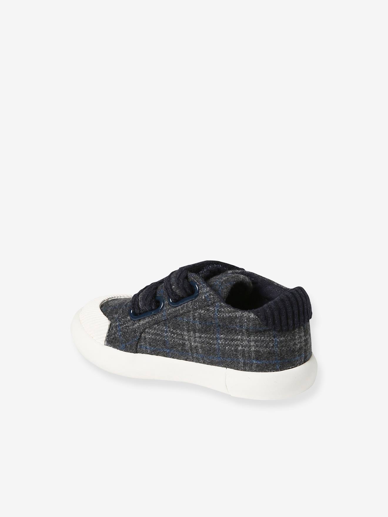 Tênis de lona infantil com fecho de velcro, xadrez cinza.