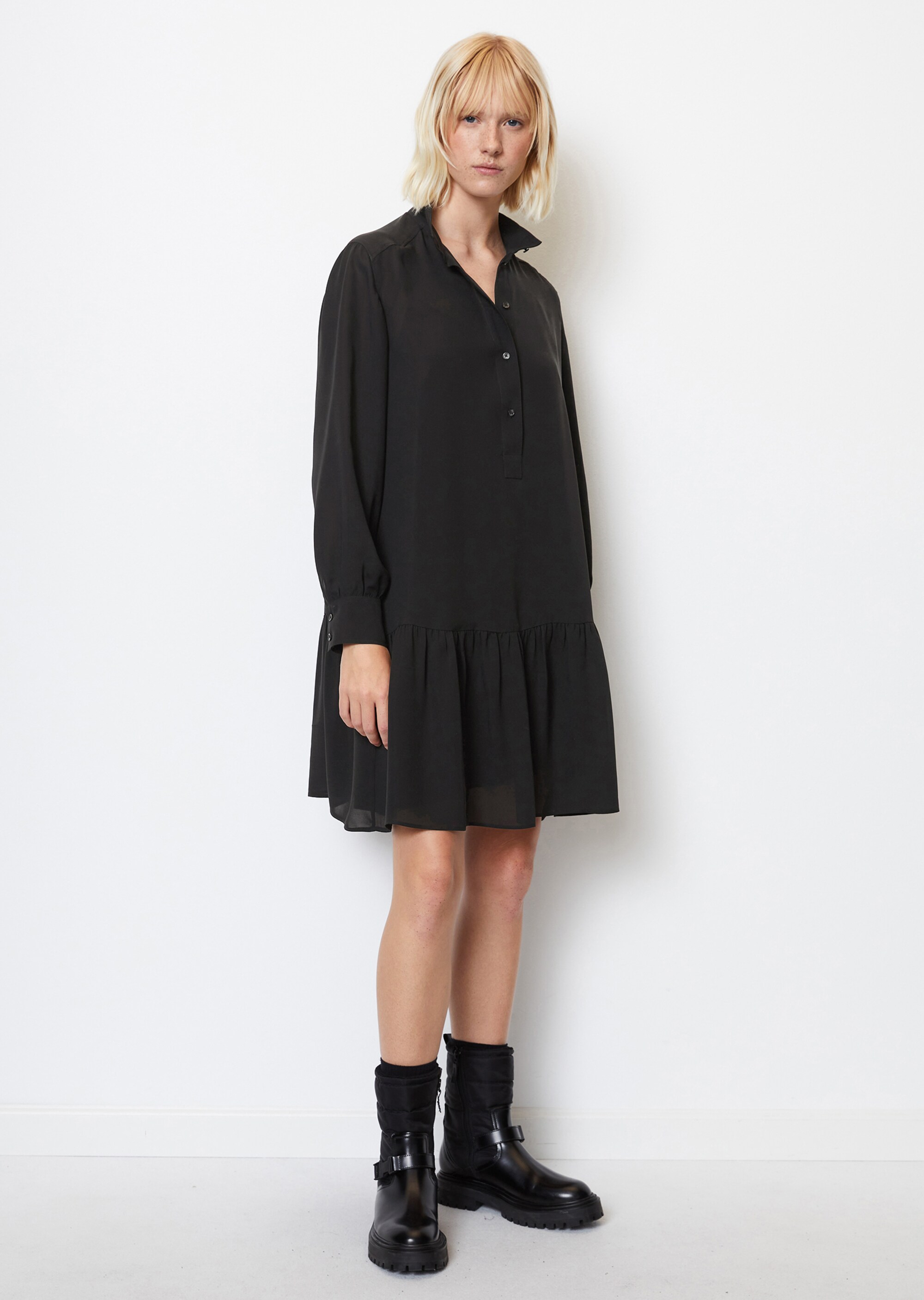 Kurzes A-Linien-Kleid looseaus Cupro-Viskose-Mix
