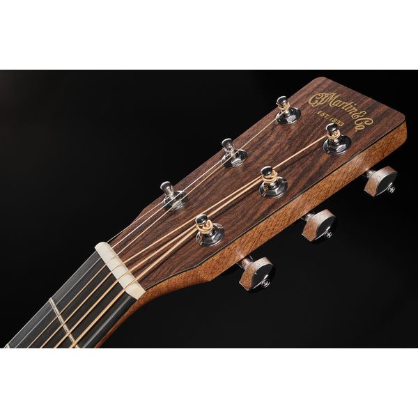 Martin Guitar D-10E-02, Sitka, Sapele LH
