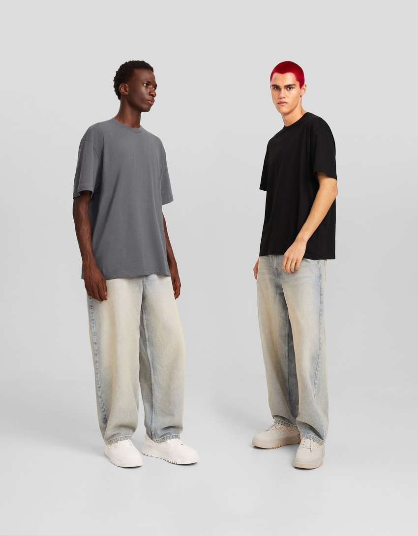 Pacote com 2 camisetas de corte reto