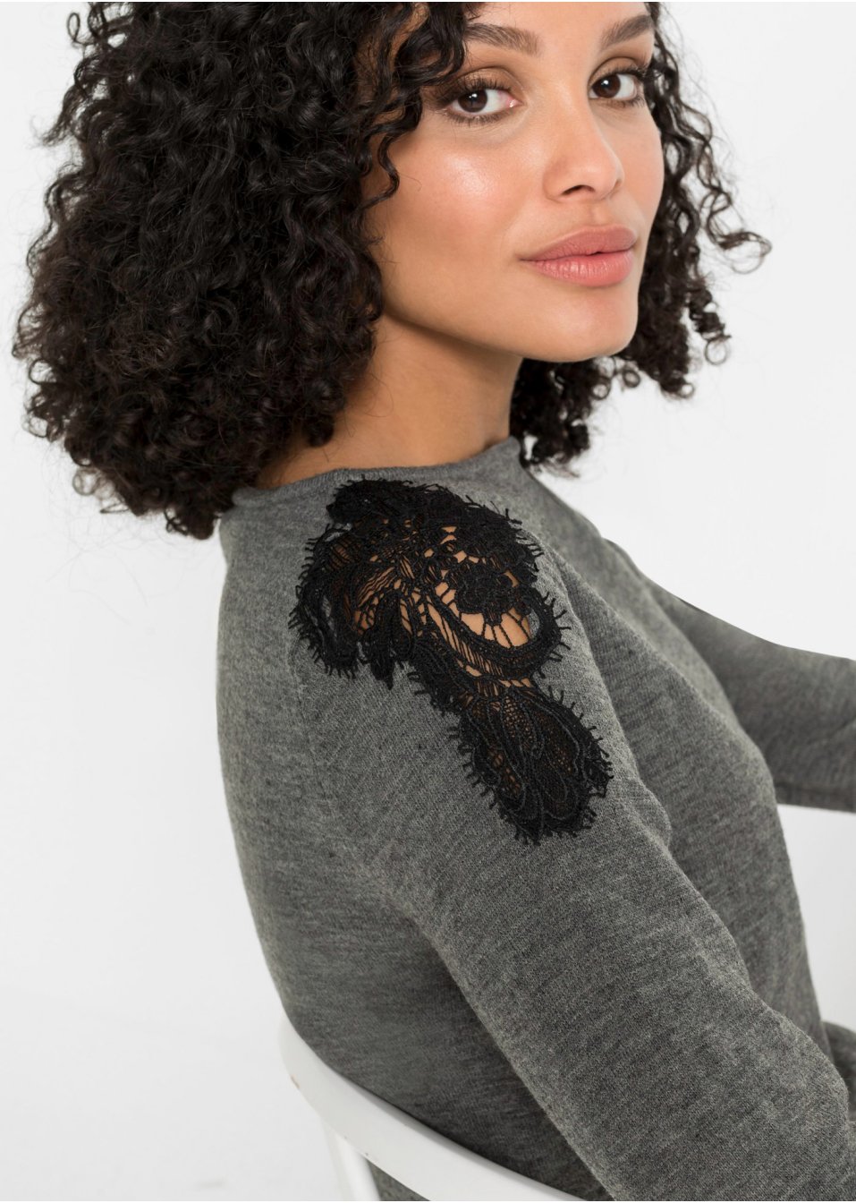 Pull à dentelle