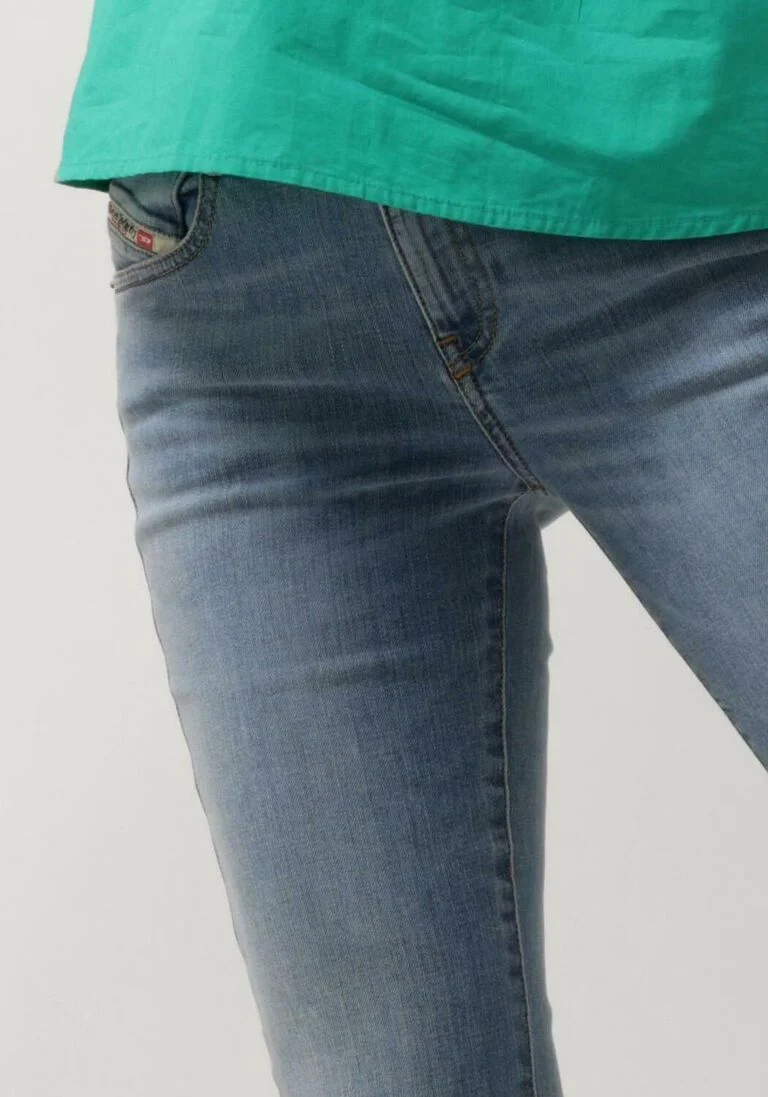 DIESEL lichtblauwe diesel bootcut jeans 1969 d-ebbey