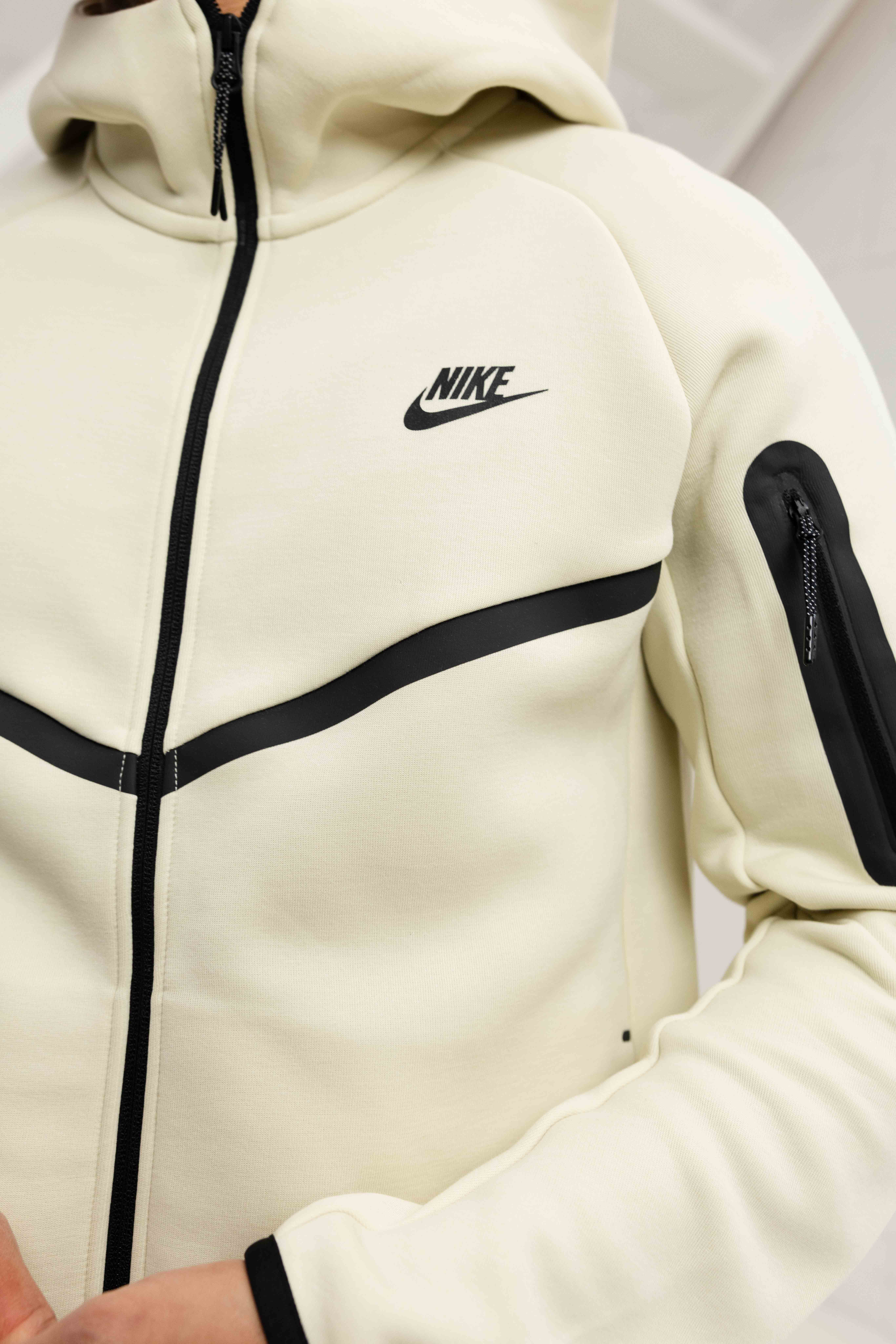 Nike Tech Fleece Trainingspak Heren Beige
